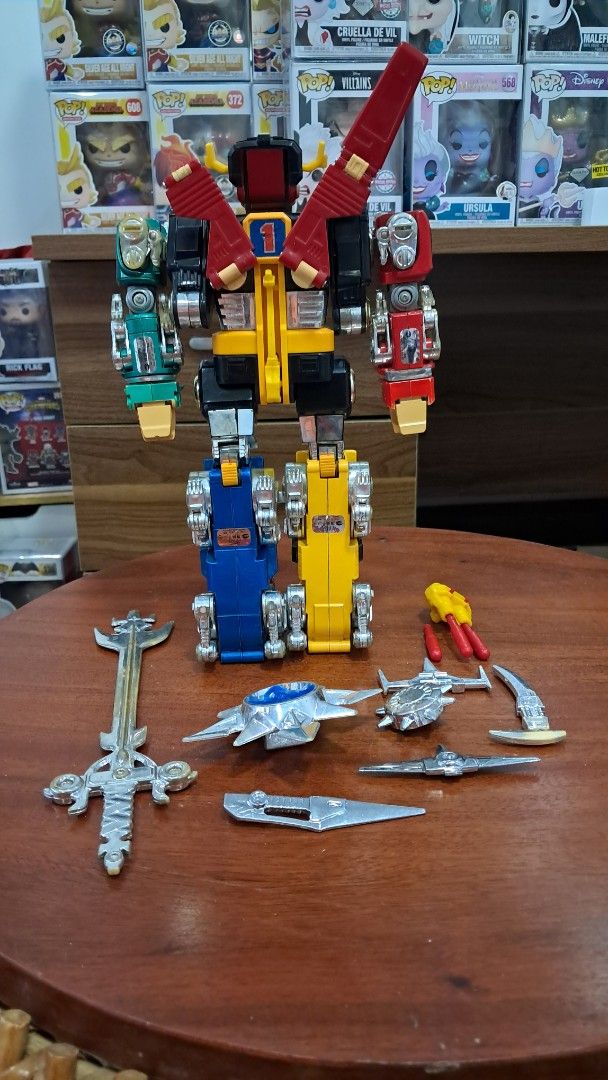 Voltron DX with accessories (Category: Action & Battle Toys) located in Santa Rosa. Submitted by majanice (Listing ID 1420281254, Image 2). Description: Voltron DX Vintage with accessories great for collectors note left wing incomplete as is no box.