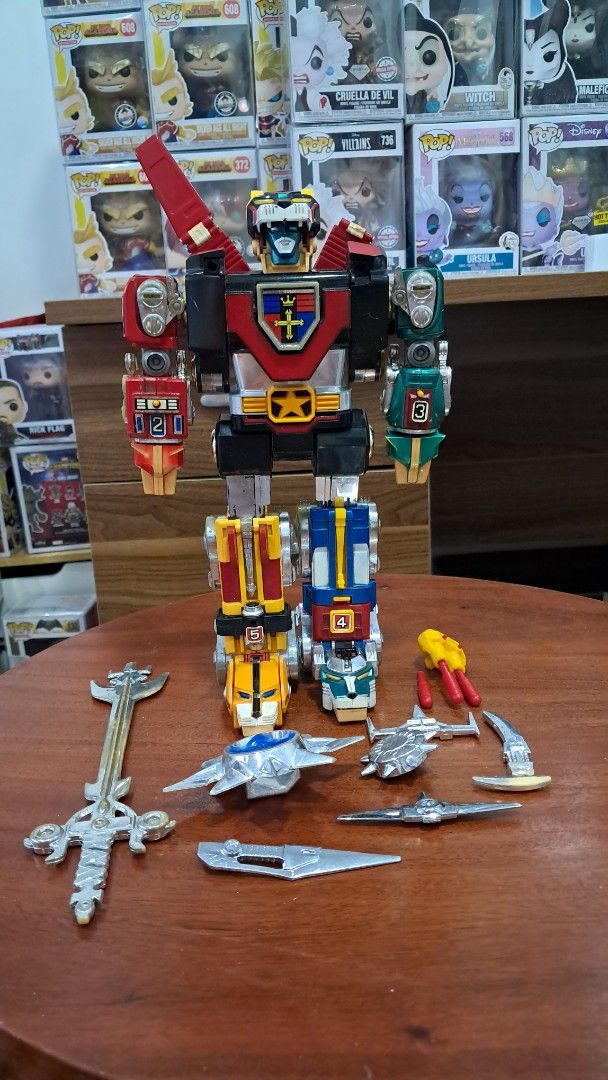 Voltron DX with accessories (Category: Action & Battle Toys) located in Santa Rosa. Submitted by majanice (Listing ID 1420281254, Image 1). Description: Voltron DX Vintage with accessories great for collectors note left wing incomplete as is no box.