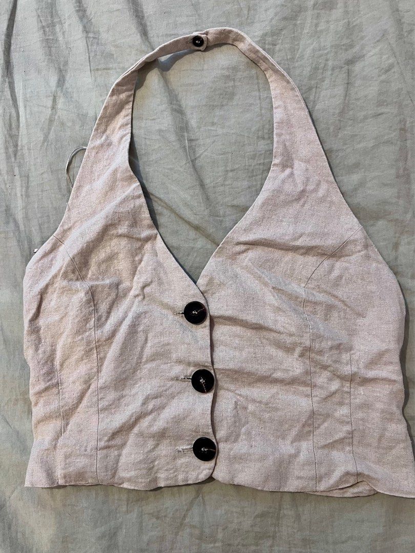 Zara Halter Waistcoat Top (Category: Blouses) located in Quezon City. Submitted by currentlydeclutterring (Listing ID 1420239912, Image 1). Description: Size M Stretchable back RFS: declutterring.