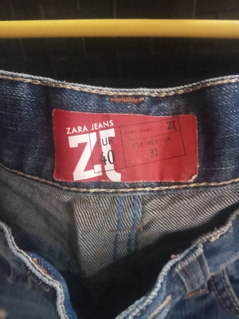 Zara Jeans Z1 Distressed Denim (Category: Jeans) located in Valenzuela. Submitted by beahocson (Listing ID 1420321097, Image 1). Description: - Zara Z1 denim jeans - Distressed design - Button and zipper closure - Size: EUR 40, US/MEX/UK 31 - Classic five-pocket design - Medium wash denim slightly used.