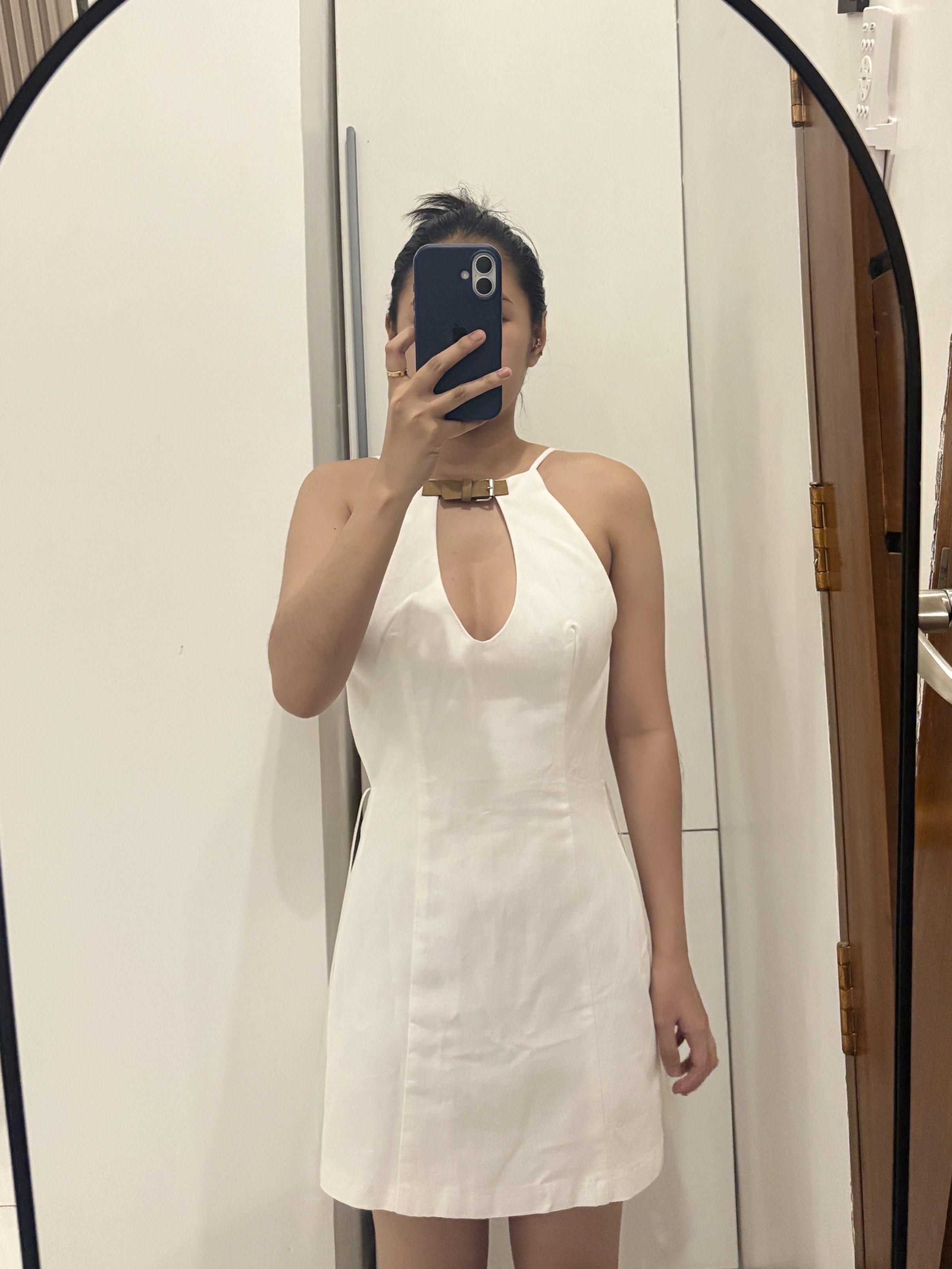 ZARA Short Halter Dress (Category: Dresses) located in Manila. Submitted by gelasprc (Listing ID 1420000204, Image 2). Description: - Zara white mini dress - Halter neckline with keyhole - Thin straps - Size XS - Fitted silhouette - Back zipper closure - Perfect for special occasions or a night out.