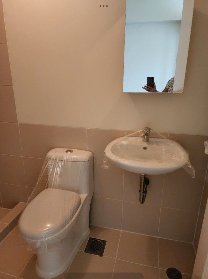 1BR Unit Brixton Place Weston Tower Garden Level (Category: Apartments & Condos) located in Pasig City. Submitted by BrokerDorenFerran (Listing ID 1420484373, Image 3). Description: BRIXTON PLACE Weston Tower 30 SQM. Garden Level Facing BGC Unobstructed View of Pasig River and BGC 4.23M only Under In house financing Doren Ferran Licensed Real Estate Broker PRC REBL# 24236 09175725848.