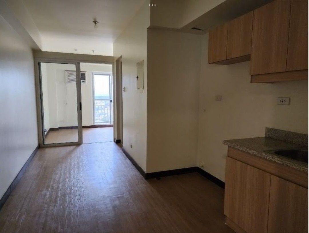 1BR Unit Brixton Place Weston Tower Garden Level (Category: Apartments & Condos) located in Pasig City. Submitted by BrokerDorenFerran (Listing ID 1420484373, Image 1). Description: BRIXTON PLACE Weston Tower 30 SQM. Garden Level Facing BGC Unobstructed View of Pasig River and BGC 4.23M only Under In house financing Doren Ferran Licensed Real Estate Broker PRC REBL# 24236 09175725848.