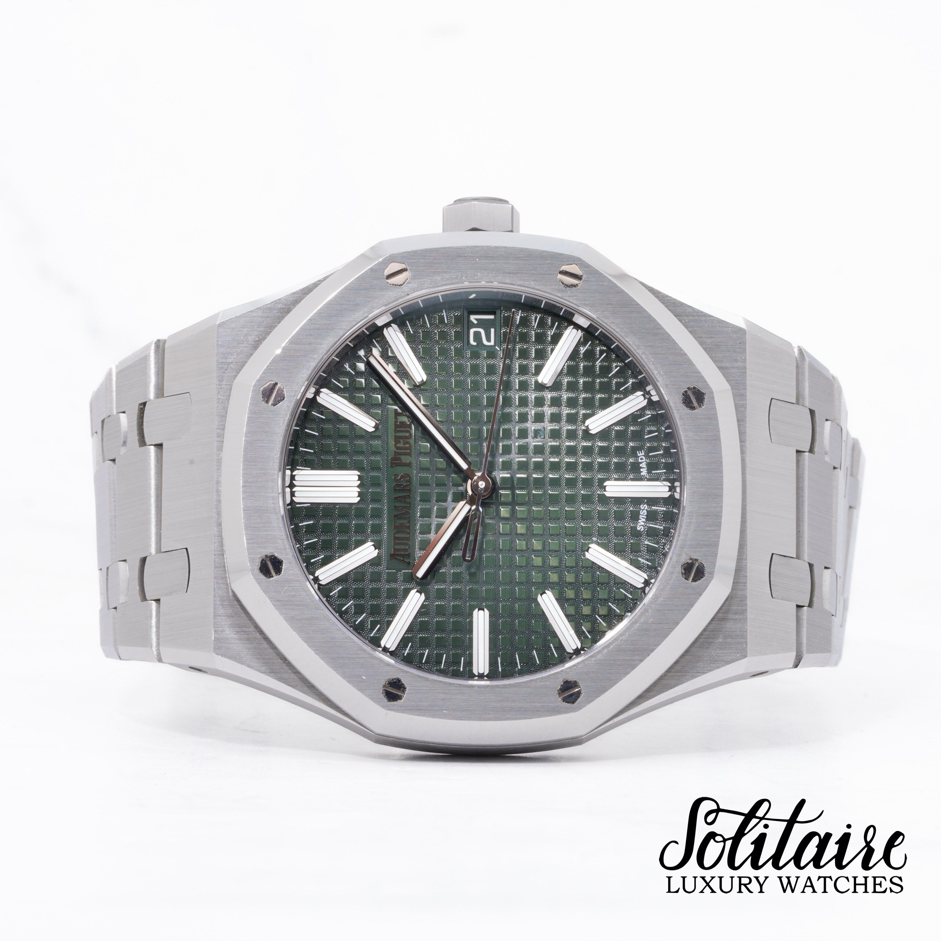 2023 Audemars Piguet Royal Oak Bracelet Khaki Green Dial 15510ST 15510ST.OO.1320ST.09 (UNPOLISHED) (Category: Watches) located in Singapore. Submitted by solitaire.luxury (Listing ID 1420442591, Image 1). Description: Subscribe now for Monthly Mega Sale at our Tele : https://bit.ly/Solitaireluxury Brand : AP Model : 15510ST.OO.1320ST.09 Condition : LIKE NEW Dated : AUG 2023 Warranty : 5 Years International Warranty Box : Included Papers/Certifica