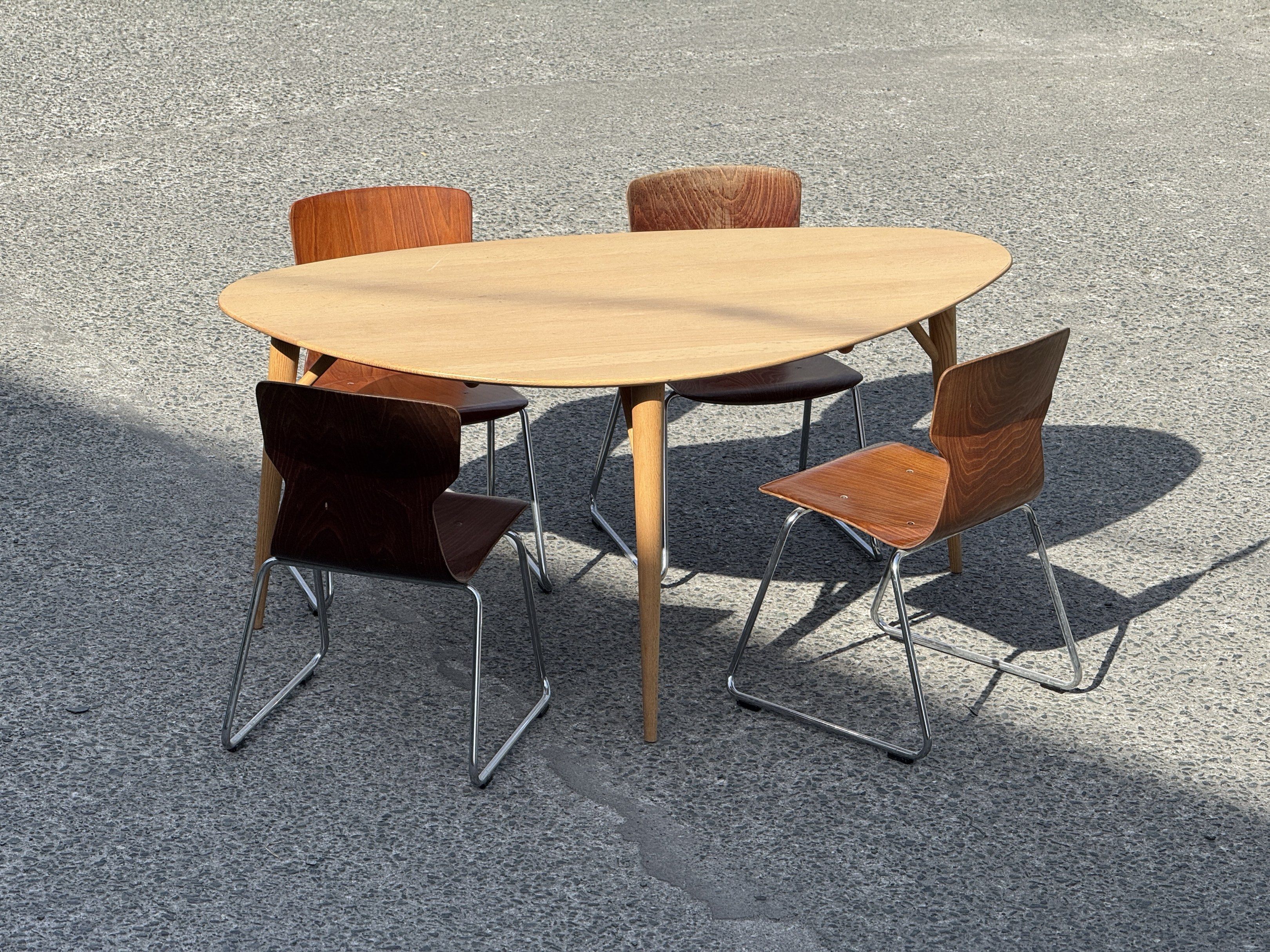 Actus dining table Solid oak wood (Category: Tables & Sets) located in Bulacan. Submitted by rock_off.thriftshop.ph (Listing ID 1420538264, Image 2). Description: Actus dining table Solid oak wood .