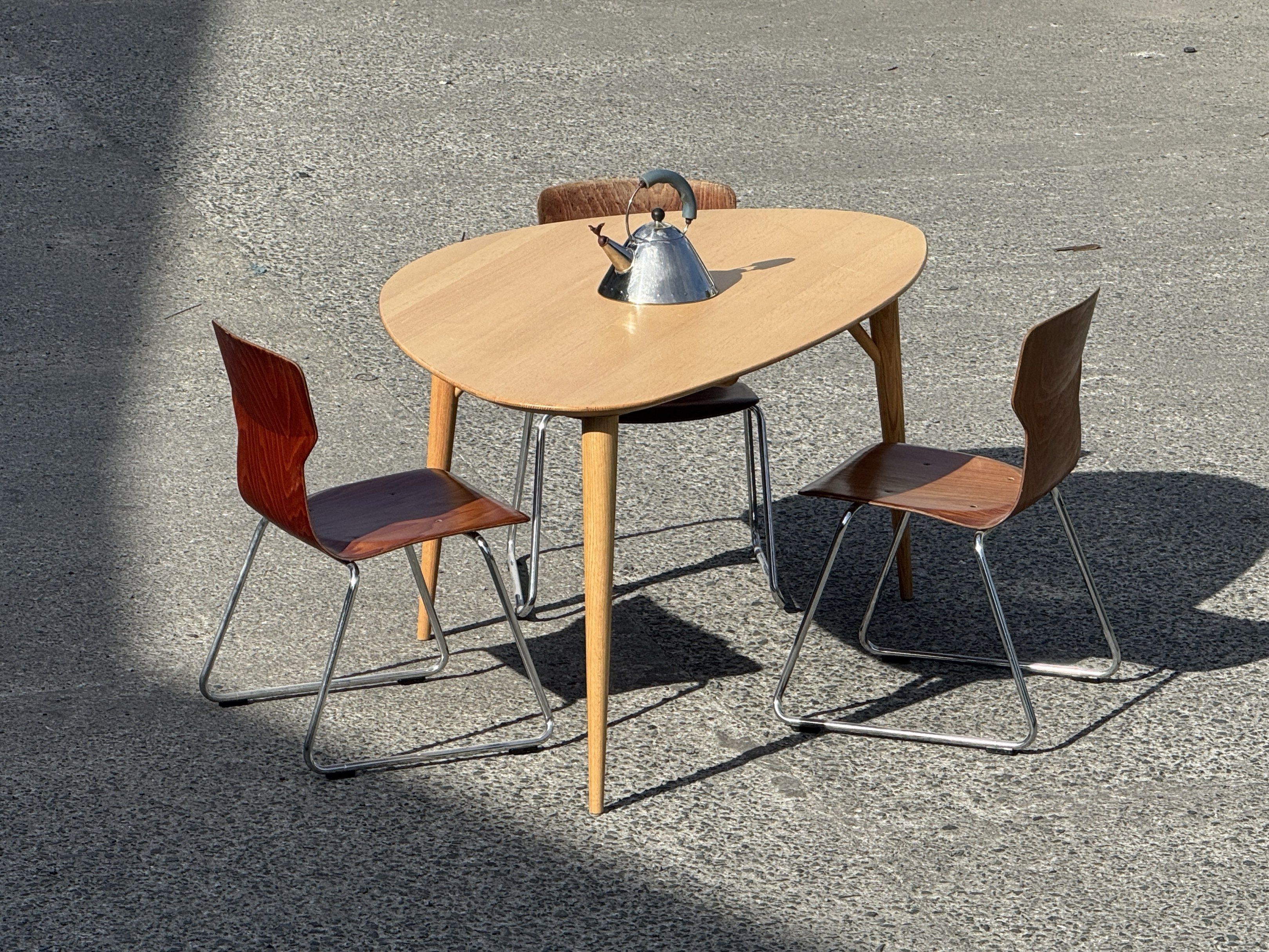 Actus dining table Solid oak wood (Category: Tables & Sets) located in Bulacan. Submitted by rock_off.thriftshop.ph (Listing ID 1420538264, Image 1). Description: Actus dining table Solid oak wood .