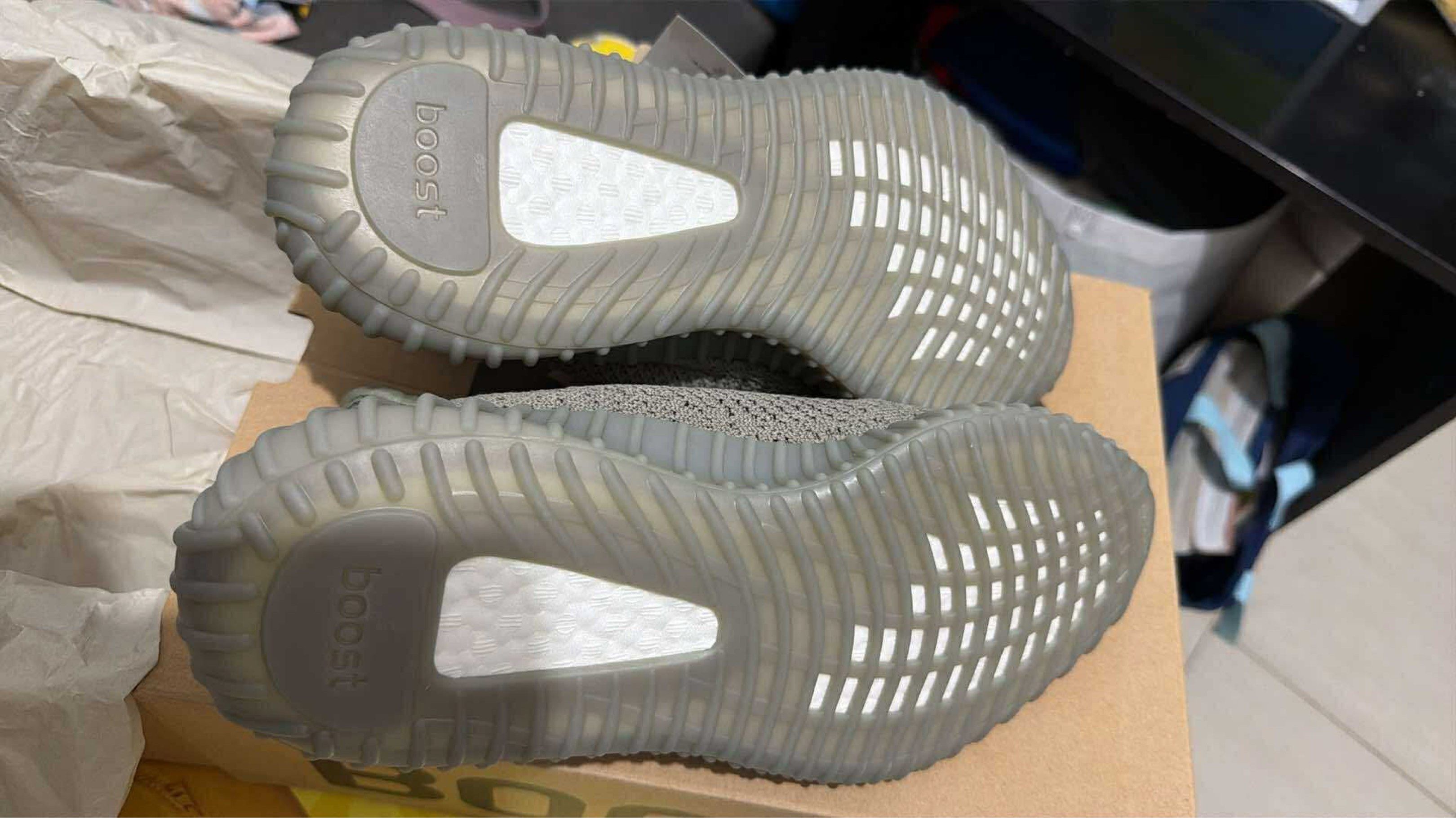 Adidas Yeezy Boost 350 V2 Granite (Category: Sneakers) located in Quezon City. Submitted by jshkh (Listing ID 1420468755, Image 3). Description: ORIGINAL WITH TAG BRANDNEW WITH BOX WHAT YOU SEE IS WHAT YOU GET NASA BOX NA PO DETAILS NG SHOES FOR PICK UP OR DELIVERY ONLY RFS: declutter .