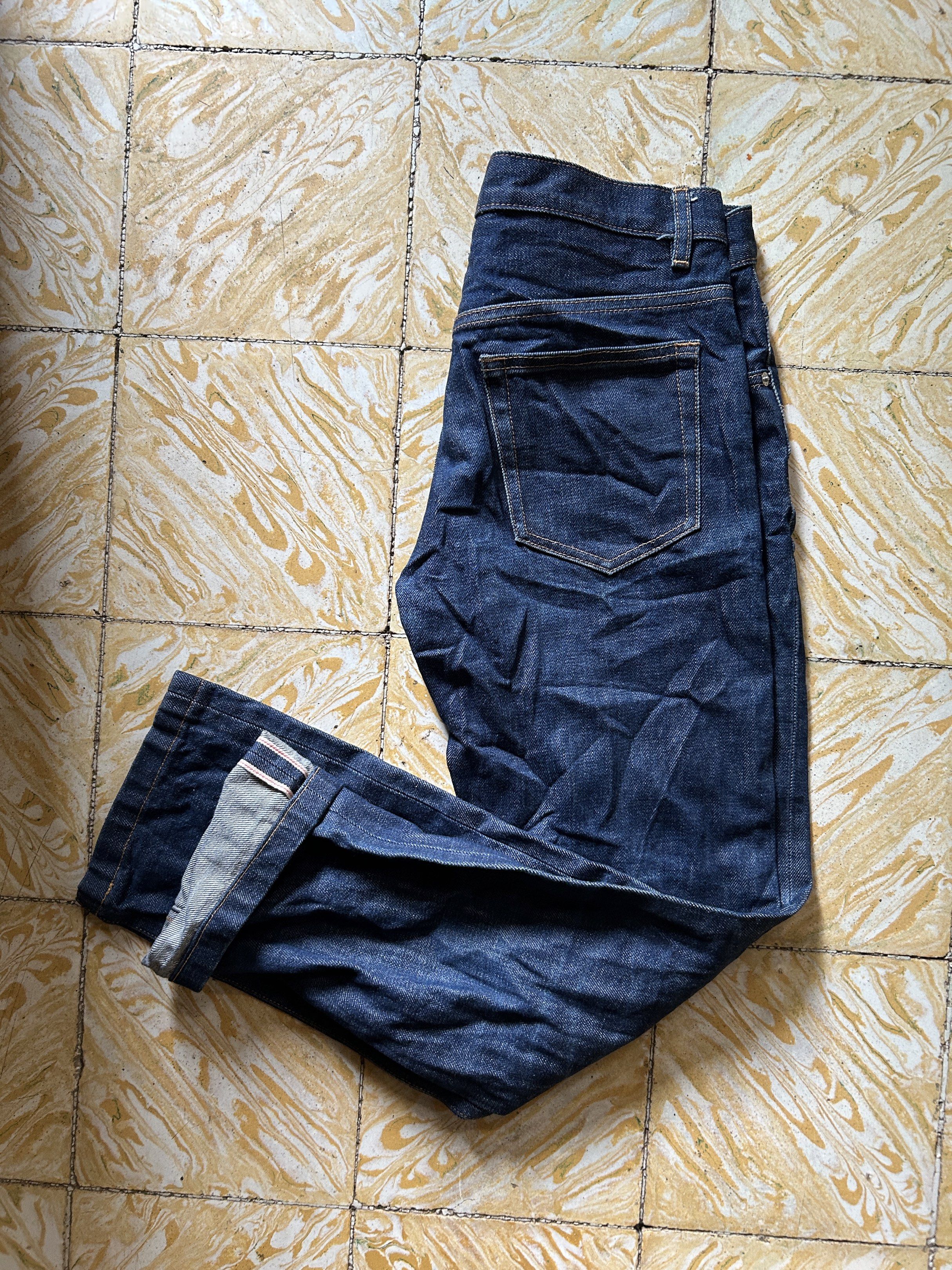 APC New Standard Jeans - Size 28 (Category: Jeans) located in Dipolog. Submitted by adrian281994 (Listing ID 1420373821, Image 3). Description: APC SELVEDGE PANT button fly Size 28- to 30-31 L40 Authentic 1500.