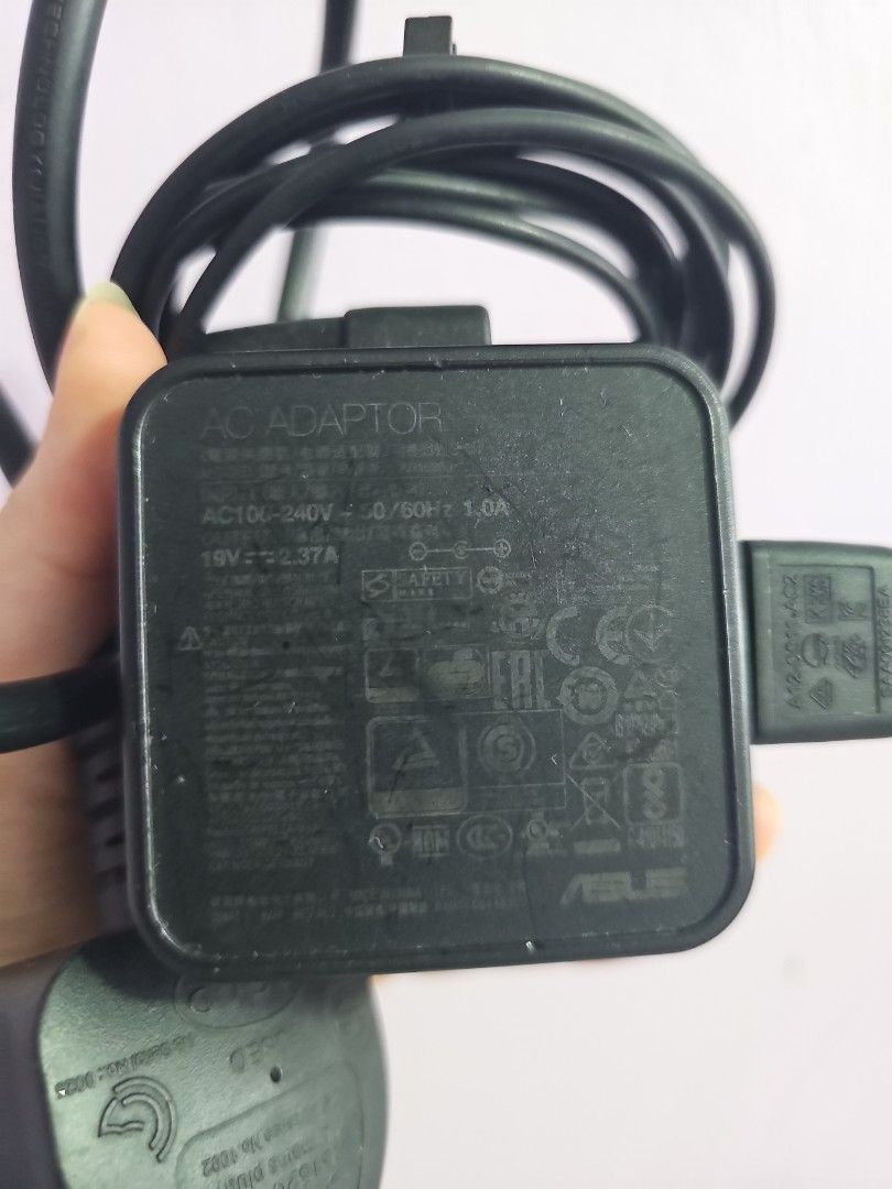 ASUS AC Adapter 19V 2.37A406030131702026241
