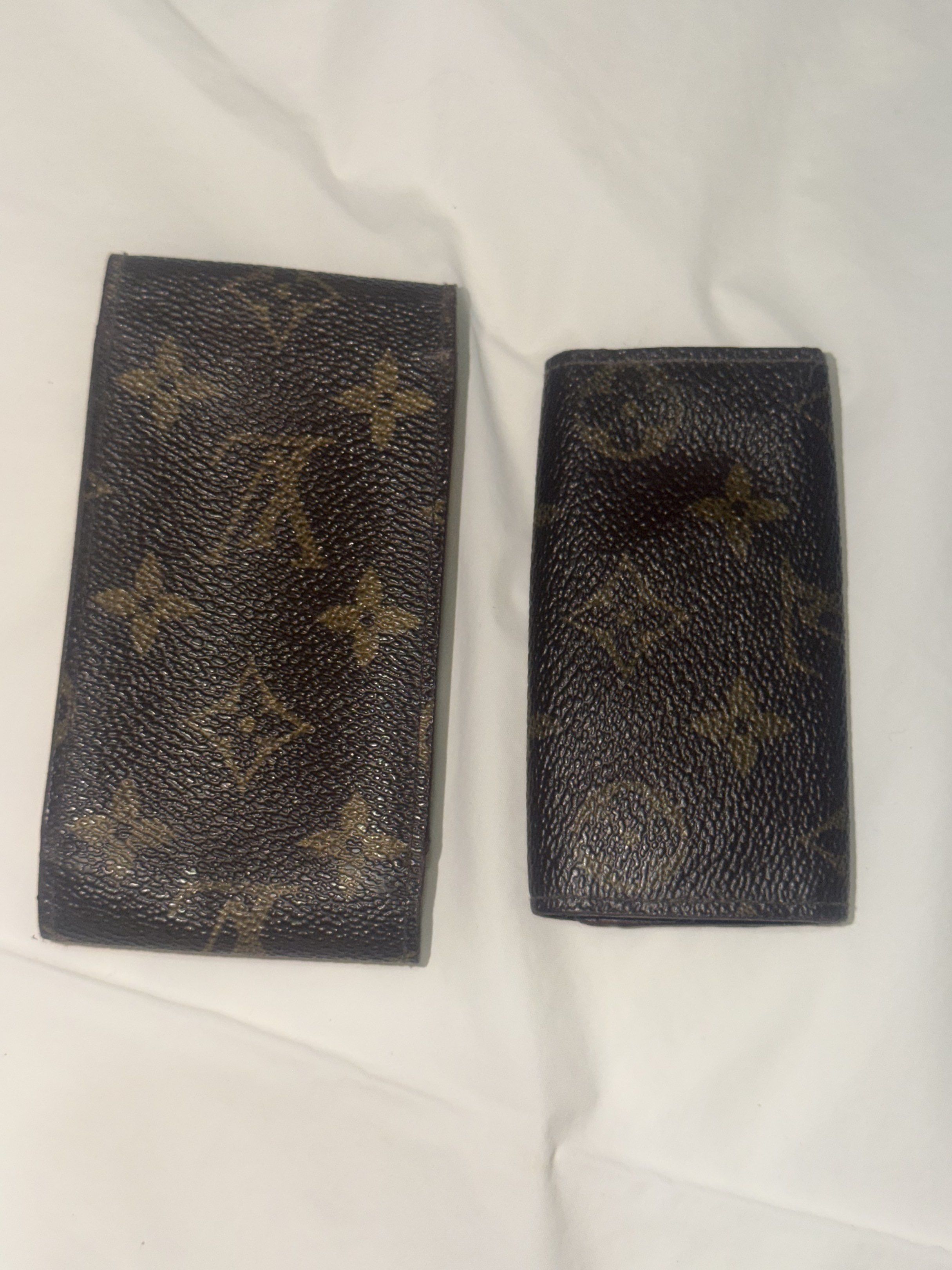 Authentic LV Cigarette Case and Key Holder / Louis Vuitton SLG (Category: Luxury Bags & Wallets) located in Quezon City. Submitted by hpygoods (Listing ID 1420426396, Image 2). Description: Authentic 2 pcs Louis Vuitton Small Leather Goods 1. Cigarette Case - Clean Onside Out, but shows signs of wear - Heat Stamp and Date Code Intact - Conditioned and Cleaned - No bakbak and no lagkit 2. 4 Key Holder - Monogram not vibrant anymore - shows signs o