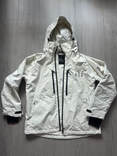 （分類：）位於 。 由 merc.wardrobe 提交（商品編號 1420372720，圖片 1）。簡介： 。