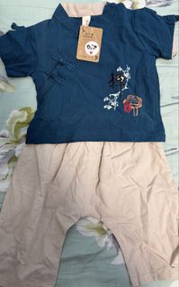 (Category: ) located in . Submitted by switzwardrobe (Listing ID 1420516419, Image 1). Description: .