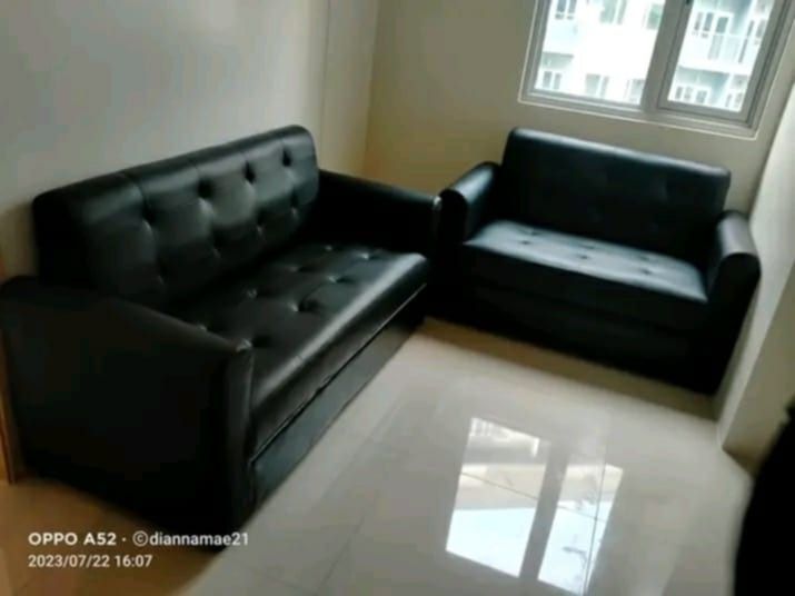 Black Leather Sofa Set (Category: Sofas) located in Manila. Submitted by kcnog (Listing ID 1420553854, Image 1). Description: Black leather sofa set. Includes a 3-seater and a 2-seater..