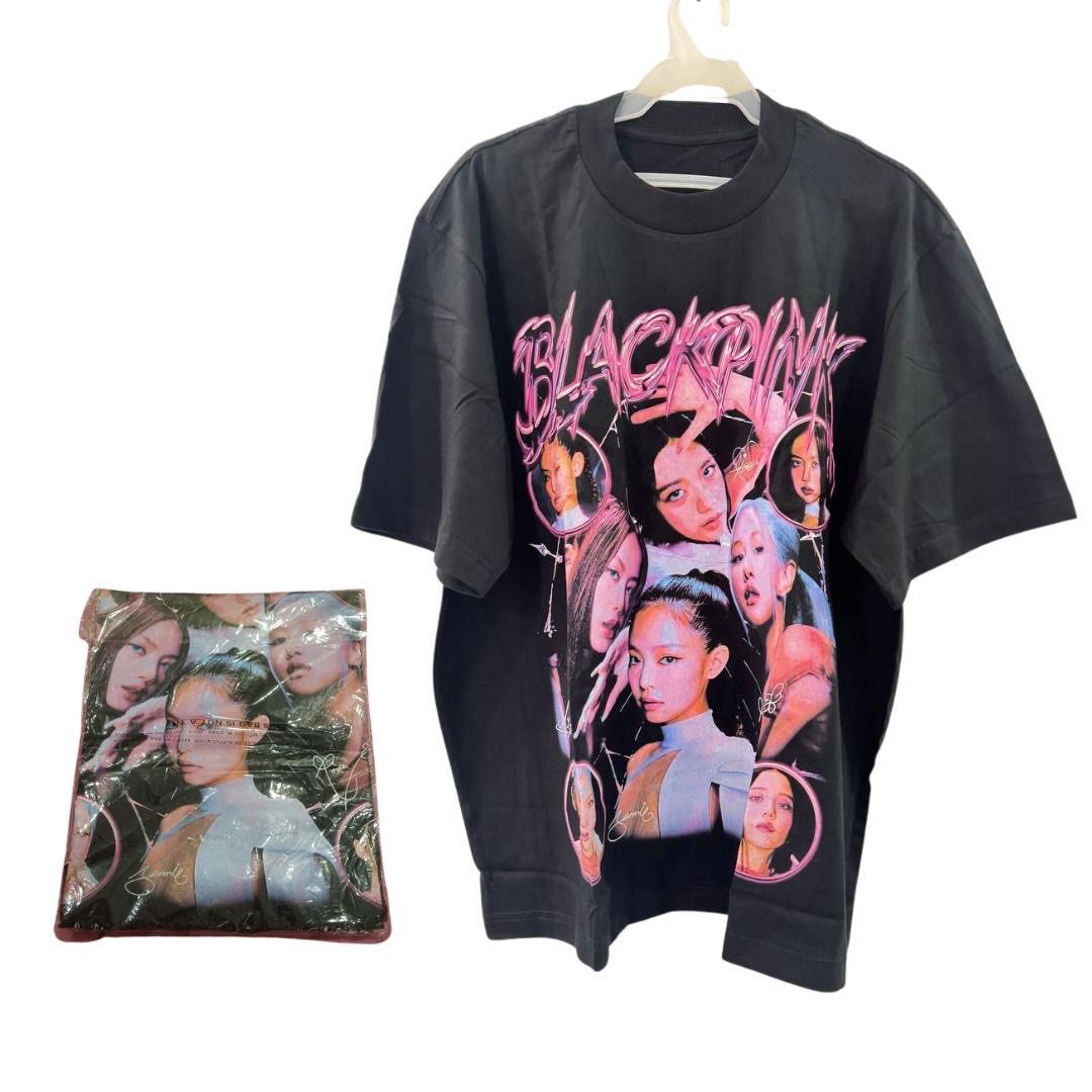 Blackpink Born Pink T-shirt (Category: Shirts) located in Cainta. Submitted by declutteringceo (Listing ID 1420553784, Image 1). Description: - Black t-shirt with BornPink Tour Blackpink graphic print. - Born Pink Tour at the back - Crew neck and short sleeves. - Brand new, in original packaging..