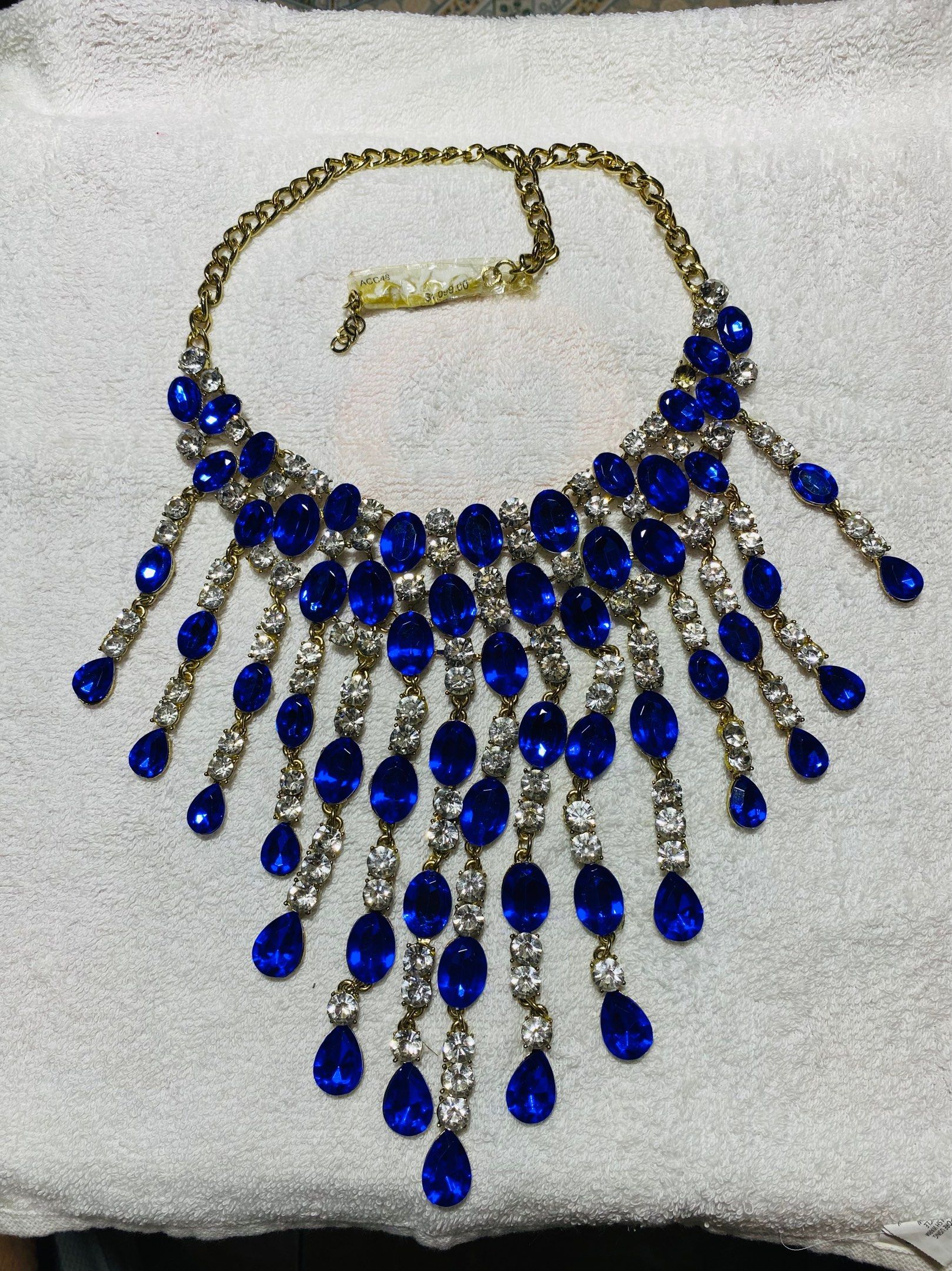 Blue Gemstone Statement Necklace (Category: Necklaces) located in Baguio. Submitted by vanity_kimo (Listing ID 1420503933, Image 2). Description: .