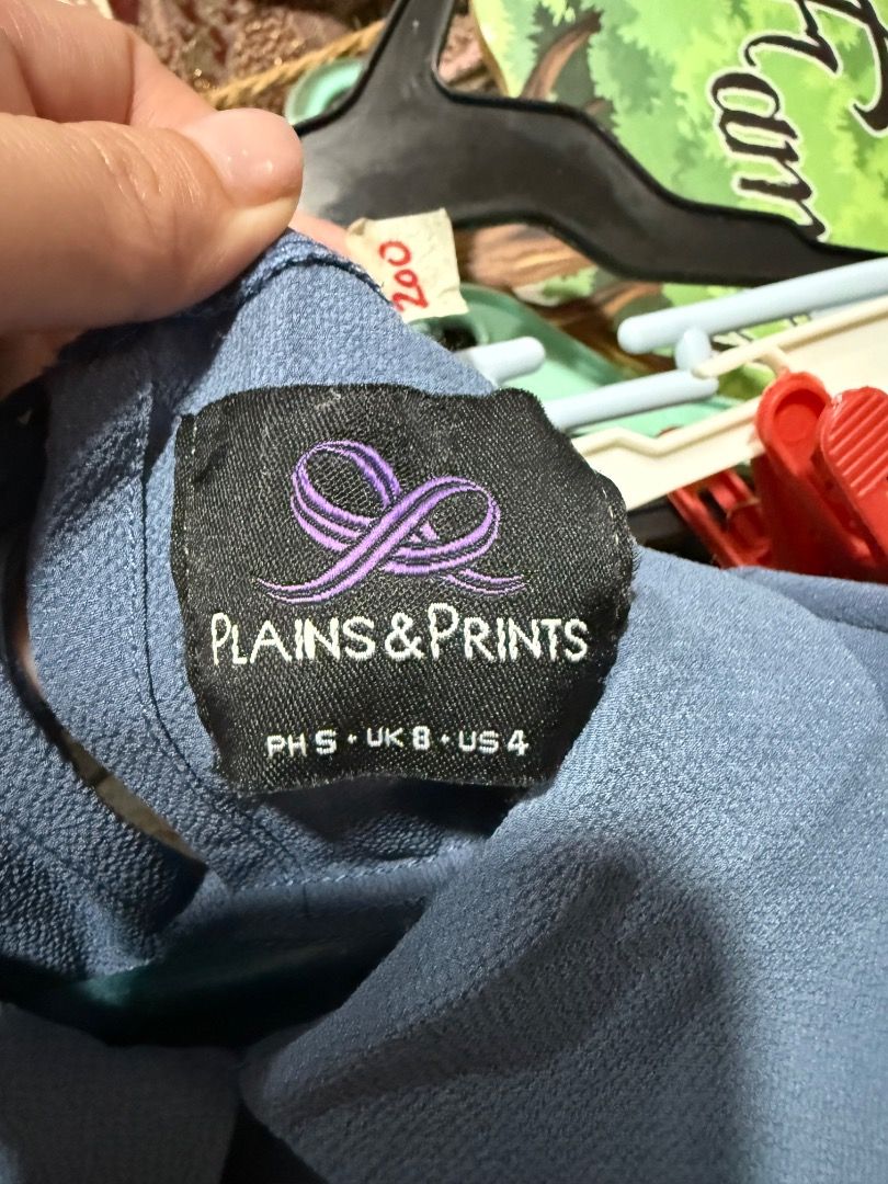 Blue sleeveless top (Category: Sleeveless) located in Paranaque City. Submitted by 10001thingstodeclutter (Listing ID 1420486170, Image 3). Description: .