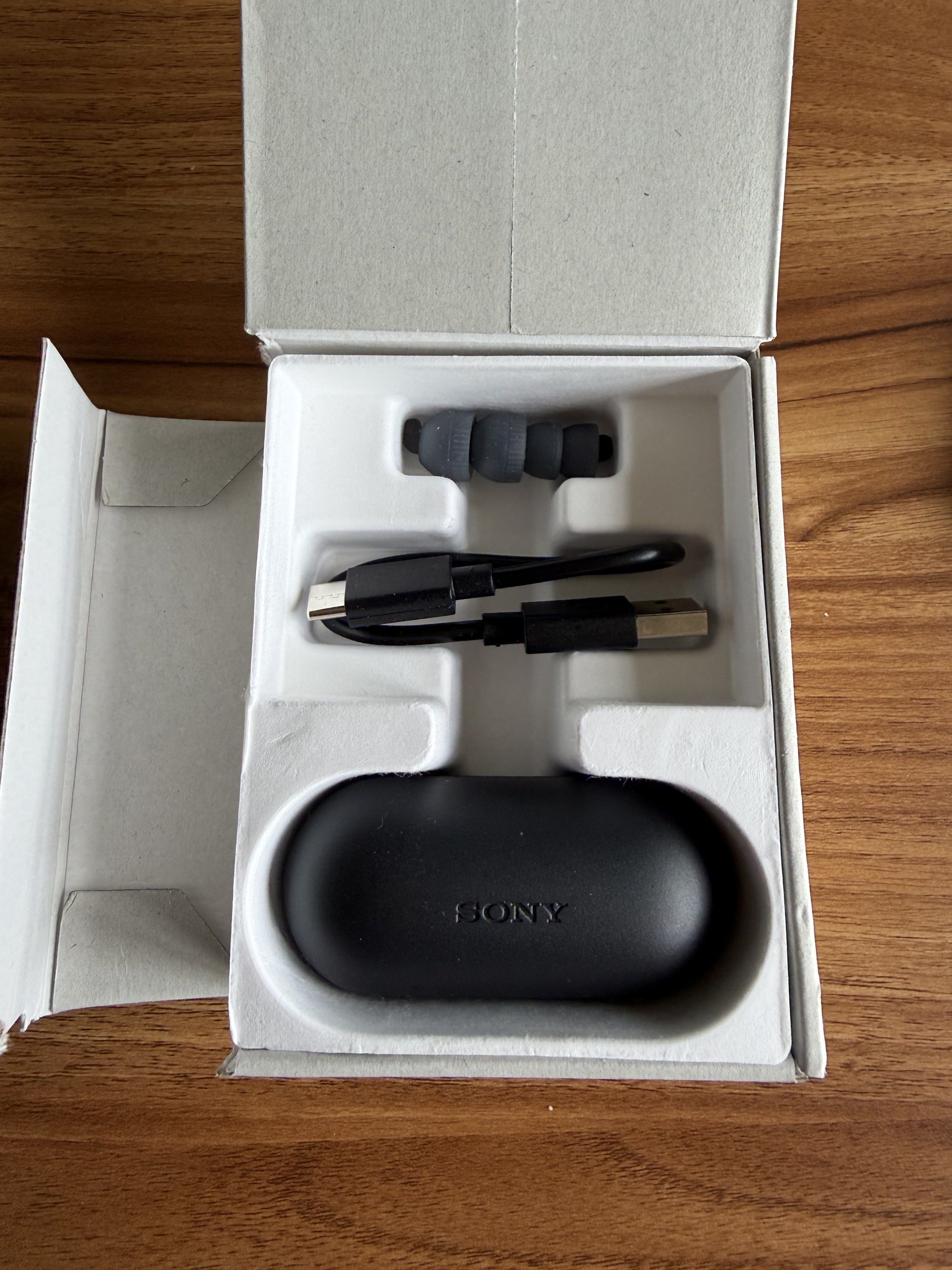 BNIB Sony Wireless Earbuds65561353322371111