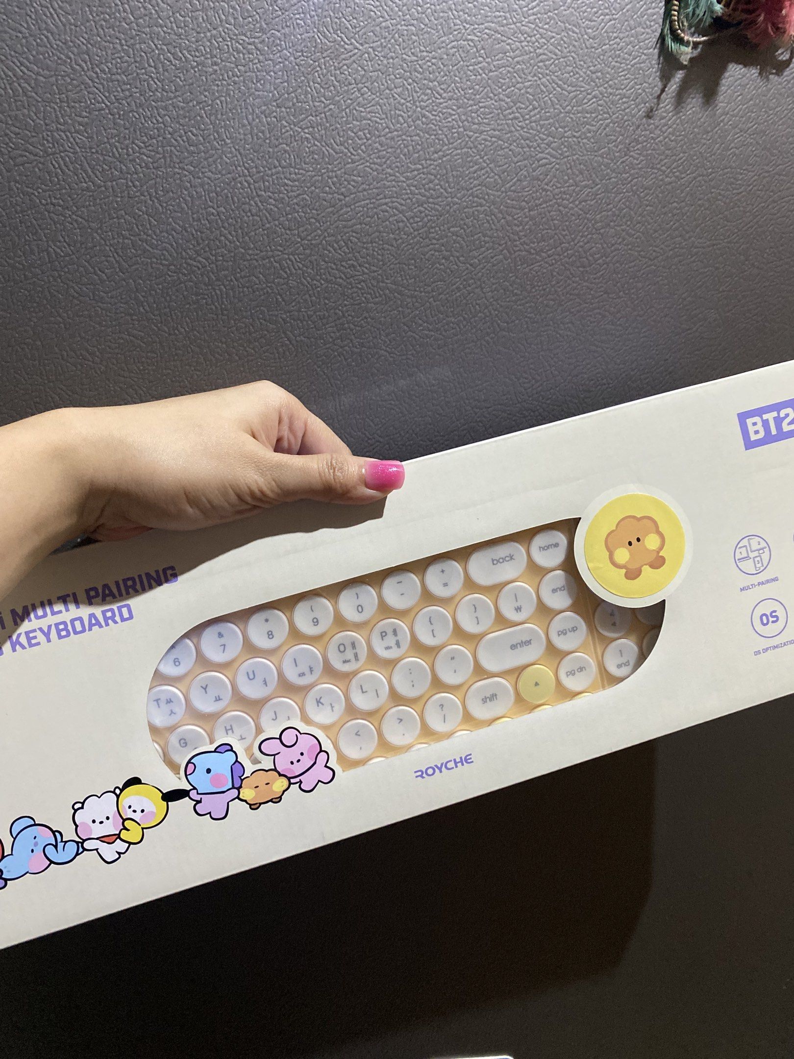 BT21 Multi-Pairing Keyboard - Shooky (Category: Computer Keyboard) located in Calamba. Submitted by page_areumone1 (Listing ID 1420517502, Image 1). Description: - Royche BT21 Multi-Pairing Keyboard - Features round key design - Adorned with BT21 character designs - Color: White with yellow base - Multi-pairing functionality.