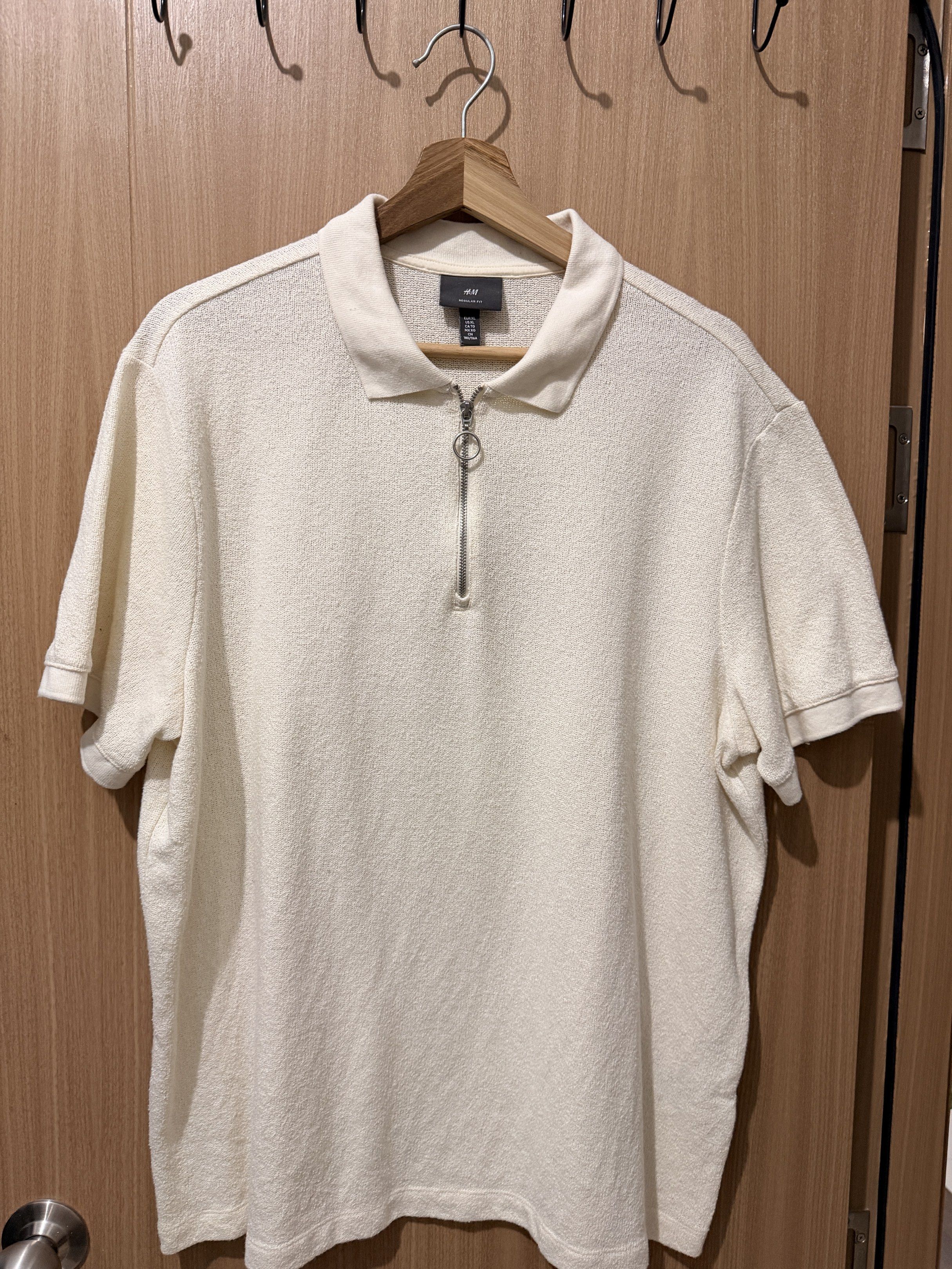 H&M zipper polo shirt (Category: Tshirts & Polo Shirts ) located in Pasay City. Submitted by bruno1004 (Listing ID 1420479179, Image 2). Description: Bought from H&M in Singapore .