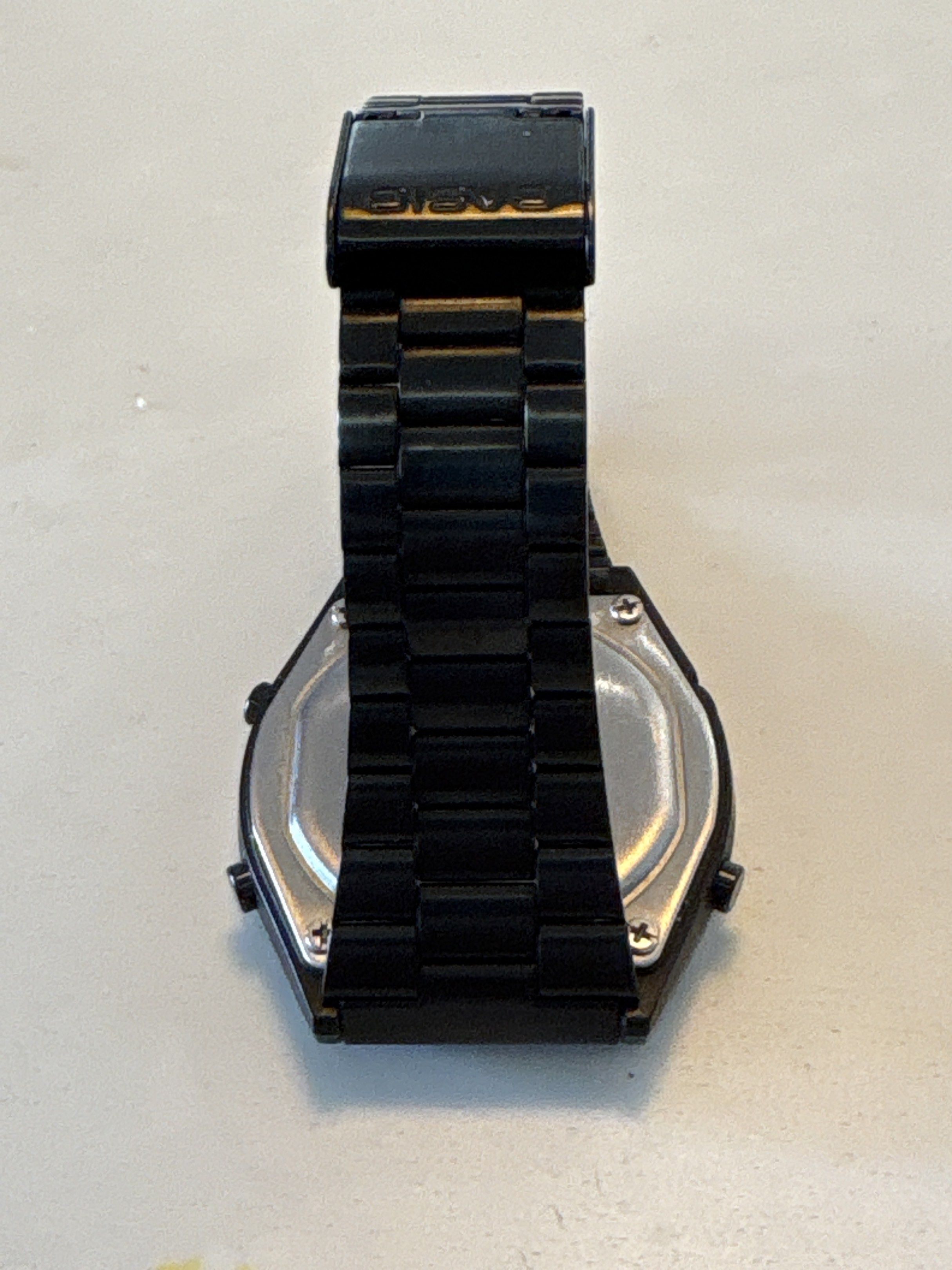 Casio B640W (Category: Women's Watches) located in Singapore. Submitted by goodties (Listing ID 1420558708, Image 3). Description: In excellent condition and funtioning .