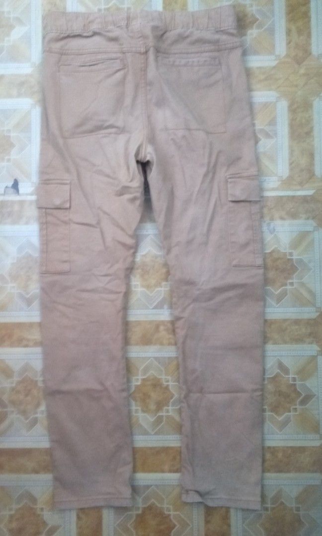 Cat & Jack Cargo pants for boys (Category: Jeans) located in Pila. Submitted by franklinsanity (Listing ID 1420384901, Image 2). Description: Cat & Jack drawstring Cargo pants for boys Dimes: Waist - 29-30 inches Length - 39 inches in seem - 28 inches hem - 6.5 inches Dm if interested.