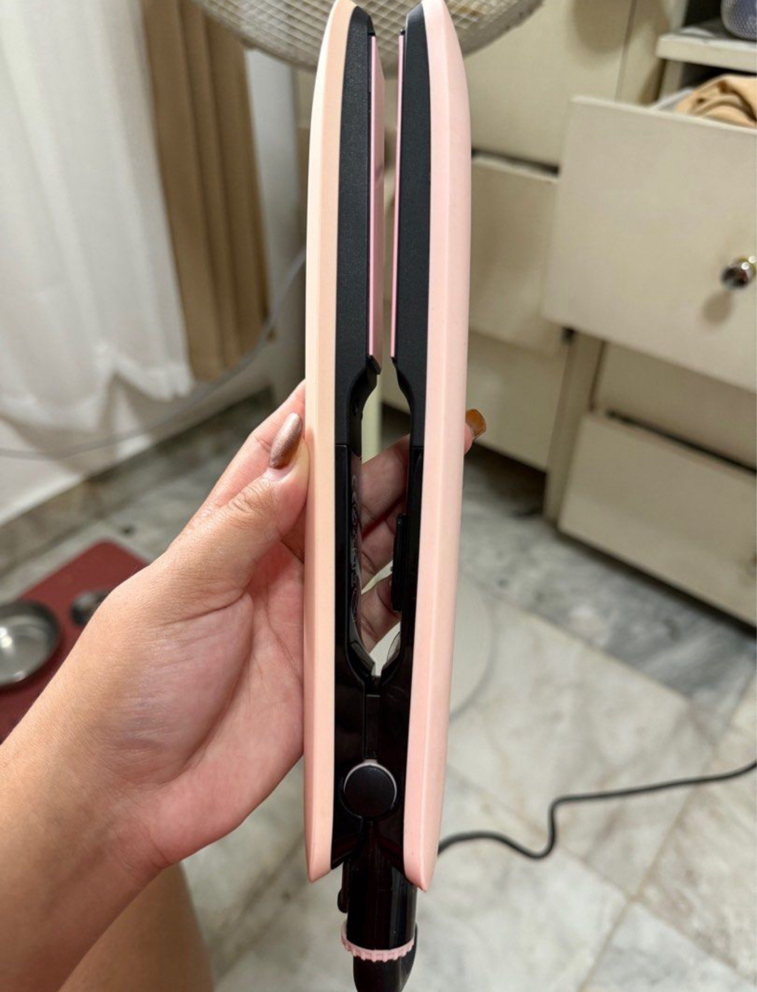Ceramic Style Hair Straightener (Category: Hair) located in Cavite. Submitted by leydeclutteringzzz (Listing ID 1420395318, Image 2). Description: JBL Ceramic Styler Pink Barely used LAST PRICE ₱400 FOR SURE BUYER.