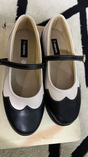 (Category: ) located in . Submitted by pretty.much.preloved (Listing ID 1420473018, Image 1). Description: .
