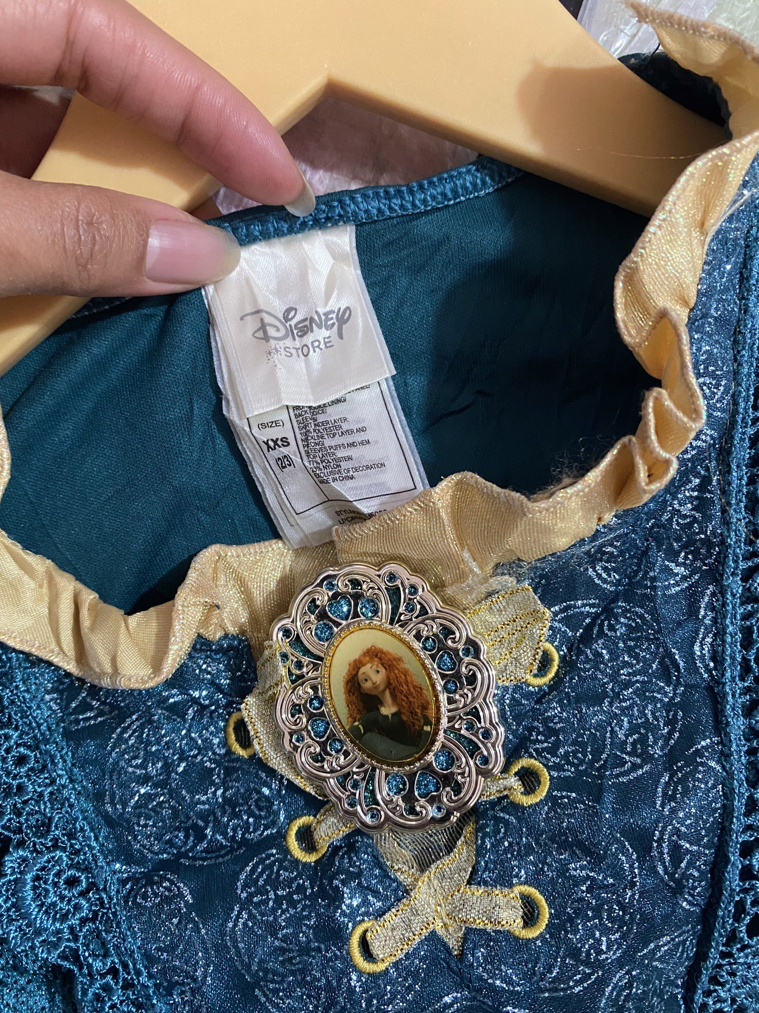 Disney Store Brave Merida Dress (Category: Babies & Kids Fashion) located in La Trinidad. Submitted by snowsnow_18 (Listing ID 1420351837, Image 2). Description: MERIDA Disney store on tag / 2-3YRS OLD on tag no flaws , needs wash onlyy super rare size neto for merida 💙 P850 📩.