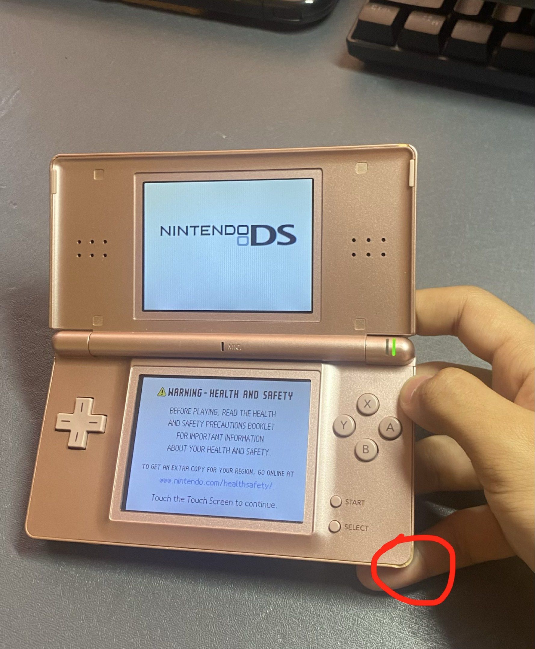 DS LITE (Category: Nintendo) located in Manila. Submitted by wokedd (Listing ID 1420444515, Image 1). Description: DS LITE honest issue: doesnt charge kapag pinalit battery lang all goods na ITEM IS SLIGHTLY NEGOTIABLE LBC & J&T OLONGAPO MEETUP IF NEARBY.