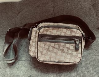 （分類：）位於 。 由 confat 提交（商品編號 1420407211，圖片 1）。簡介： 。