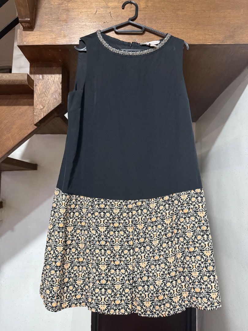 Forever21 dress (Category: Dresses) located in Paranaque City. Submitted by 10001thingstodeclutter (Listing ID 1420480336, Image 1). Description: Forever 21 dress with black top and printed skirt in one Beaded neckline detail Used once, good condition.