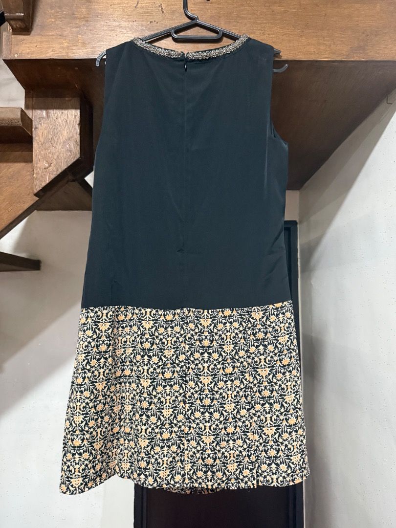 Forever21 dress (Category: Dresses) located in Paranaque City. Submitted by 10001thingstodeclutter (Listing ID 1420480336, Image 2). Description: Forever 21 dress with black top and printed skirt in one Beaded neckline detail Used once, good condition.