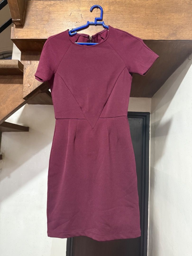 Forever 21 Plum dress (Category: Dresses) located in Paranaque City. Submitted by 10001thingstodeclutter (Listing ID 1420482275, Image 1). Description: Forever 21 dress Plum colored Used but in good condition Tags were cut but this dress fits XS-S.
