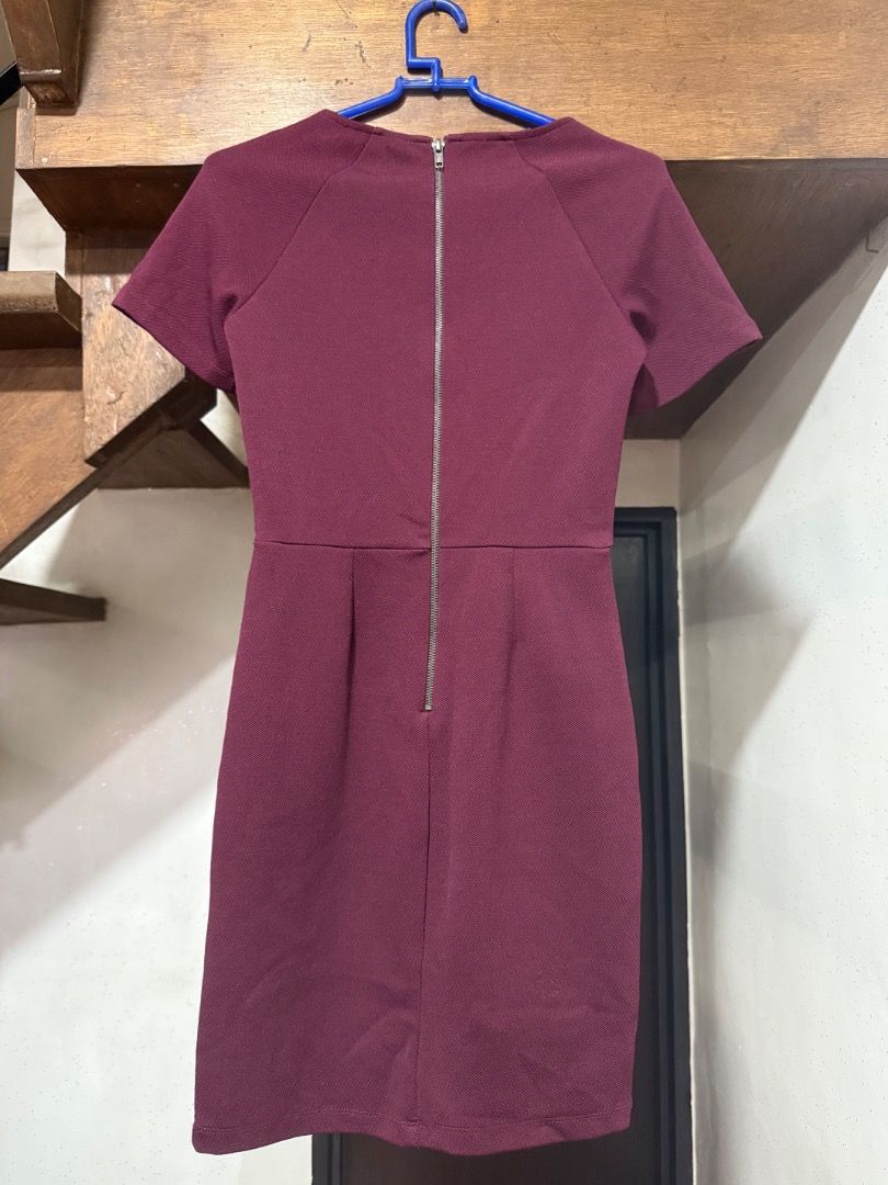 Forever 21 Plum dress (Category: Dresses) located in Paranaque City. Submitted by 10001thingstodeclutter (Listing ID 1420482275, Image 2). Description: Forever 21 dress Plum colored Used but in good condition Tags were cut but this dress fits XS-S.