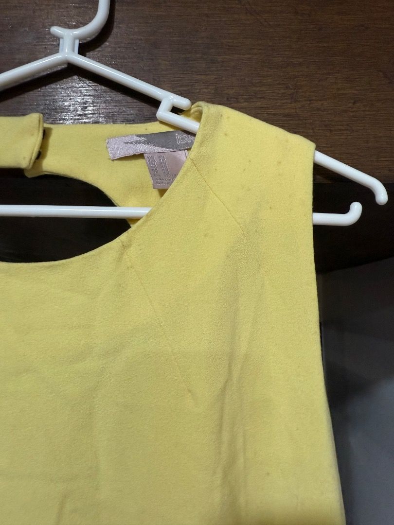 Forever 21 yellow dress (Category: Dresses) located in Paranaque City. Submitted by 10001thingstodeclutter (Listing ID 1420488217, Image 3). Description: Has marks on shoulder part due to storage Backless dress with ribbon detail Butter yellow shade.