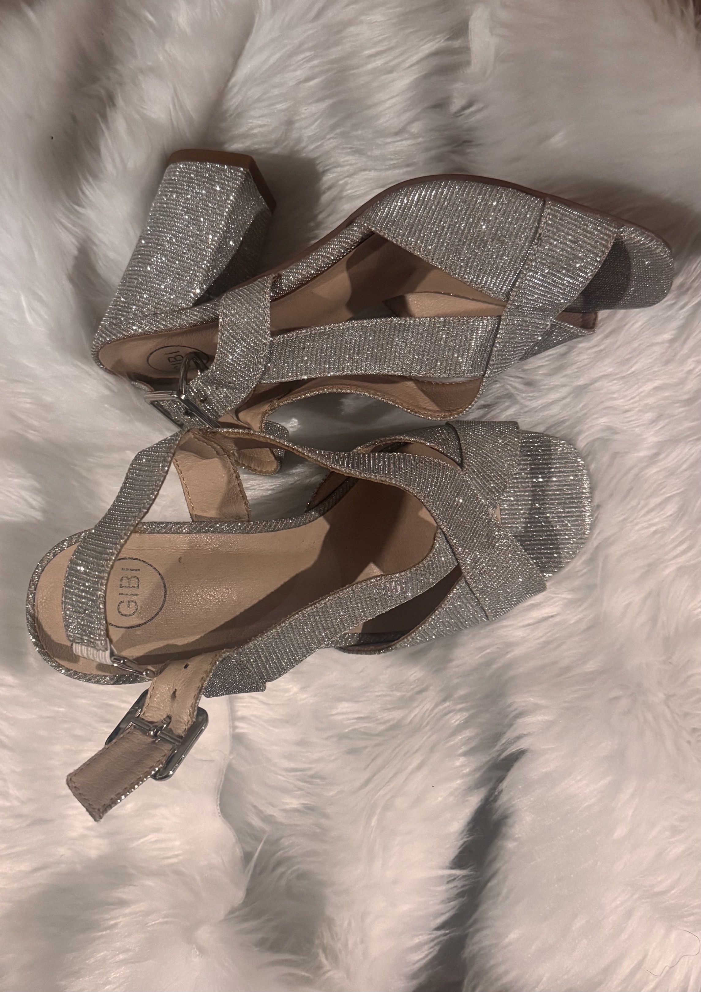 Gibi Silver Glitter Heels Size 35 (Category: Heels) located in Marikina City. Submitted by aliboop (Listing ID 1420413241, Image 1). Description: - size 35 but can fit to 36 if di malapad ang paa - 2 times lang nagamit - issue: may konting stains pero not too visible esp pag malayo RFS: di na nagagamit MEET UP: around Marikina and Q.C (cubao or commonwealth (free delivery on weekends.