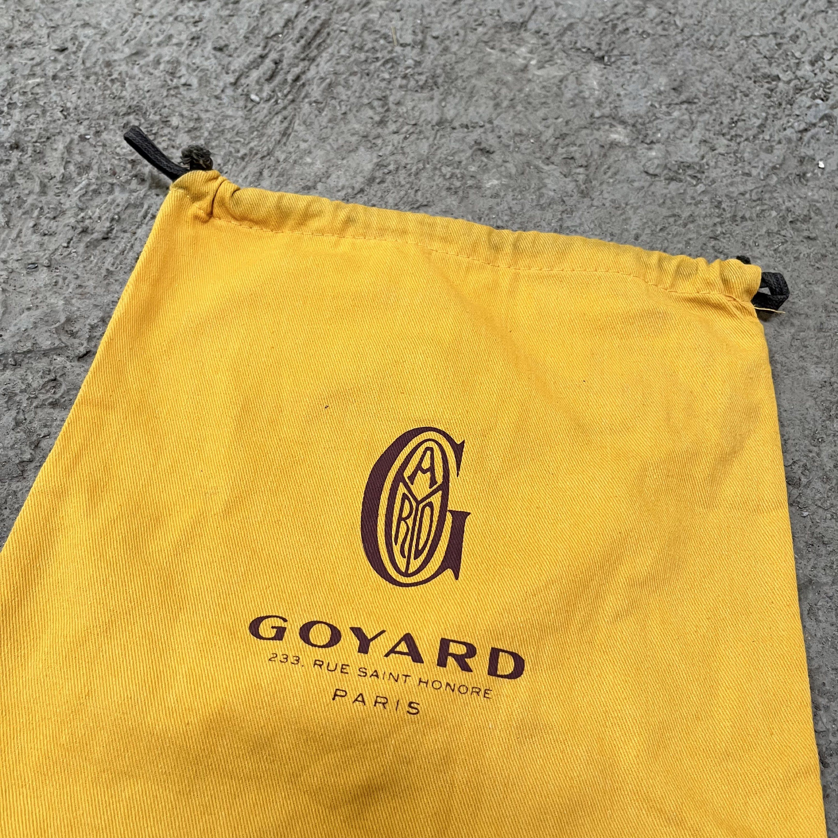 Goyard Dust Bag (Category: Luxury Bags & Wallets) located in Mandaue City. Submitted by chinsyap_03 (Listing ID 1420508291, Image 2). Description: Size: One Size Fits Most Color Rate: 10/10 Condition: Excellent condition 🙂 See photos for details.