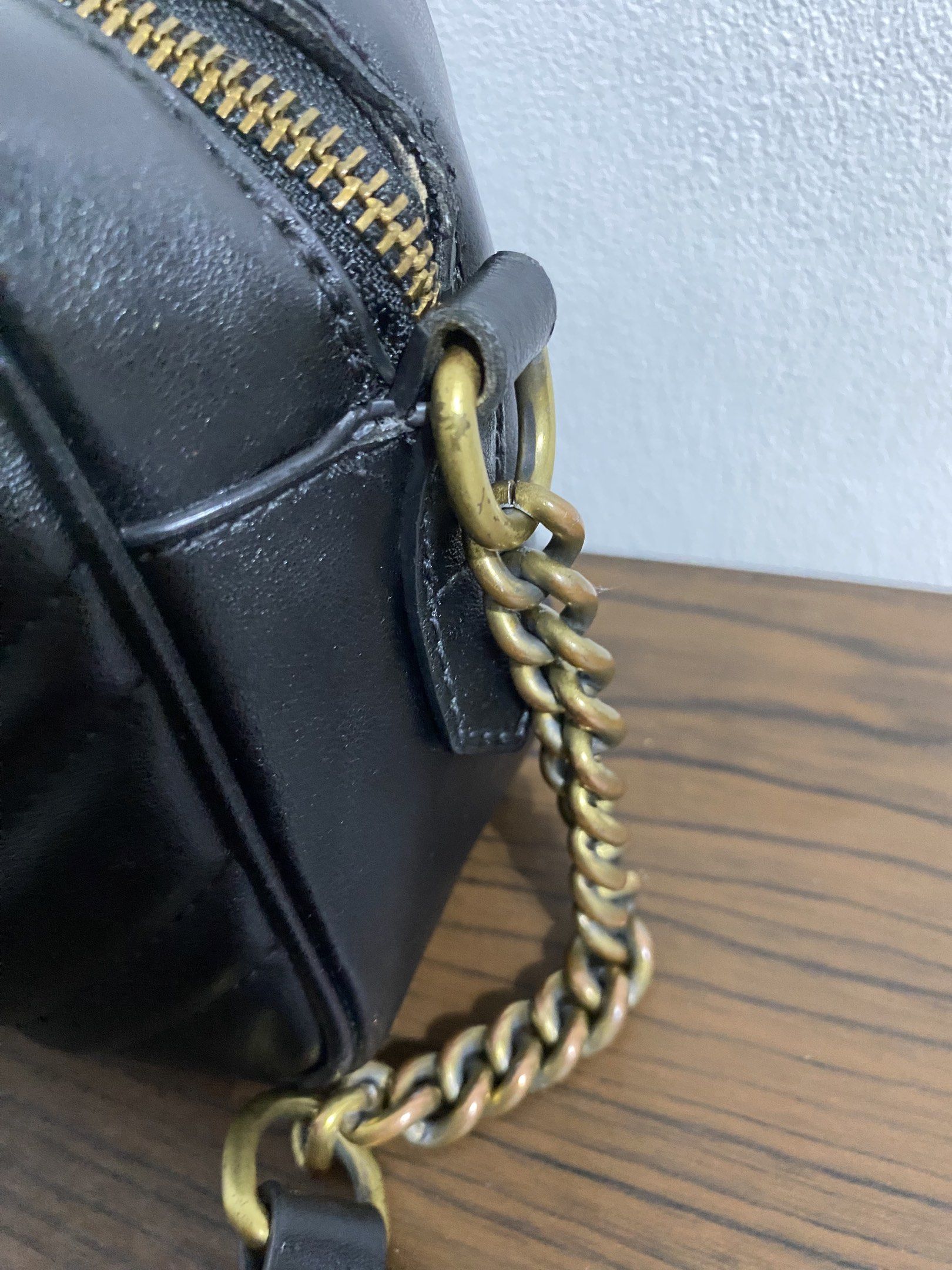 Gucci GG Marmont Matelassé Mini Bag (Category: Luxury Bags & Wallets) located in Bulacan. Submitted by knklittlecloset (Listing ID 1420517866, Image 3). Description: - Gucci GG Marmont mini bag - per online authentication this is authentic but since I don’t have any certificate please do Self-authentication - Color: Black - Design: Chevron - Strap: Gold-tone chain - Logo: Iconic double G - Closure: Zip - Interior: Small pocket - Serial number: Vi