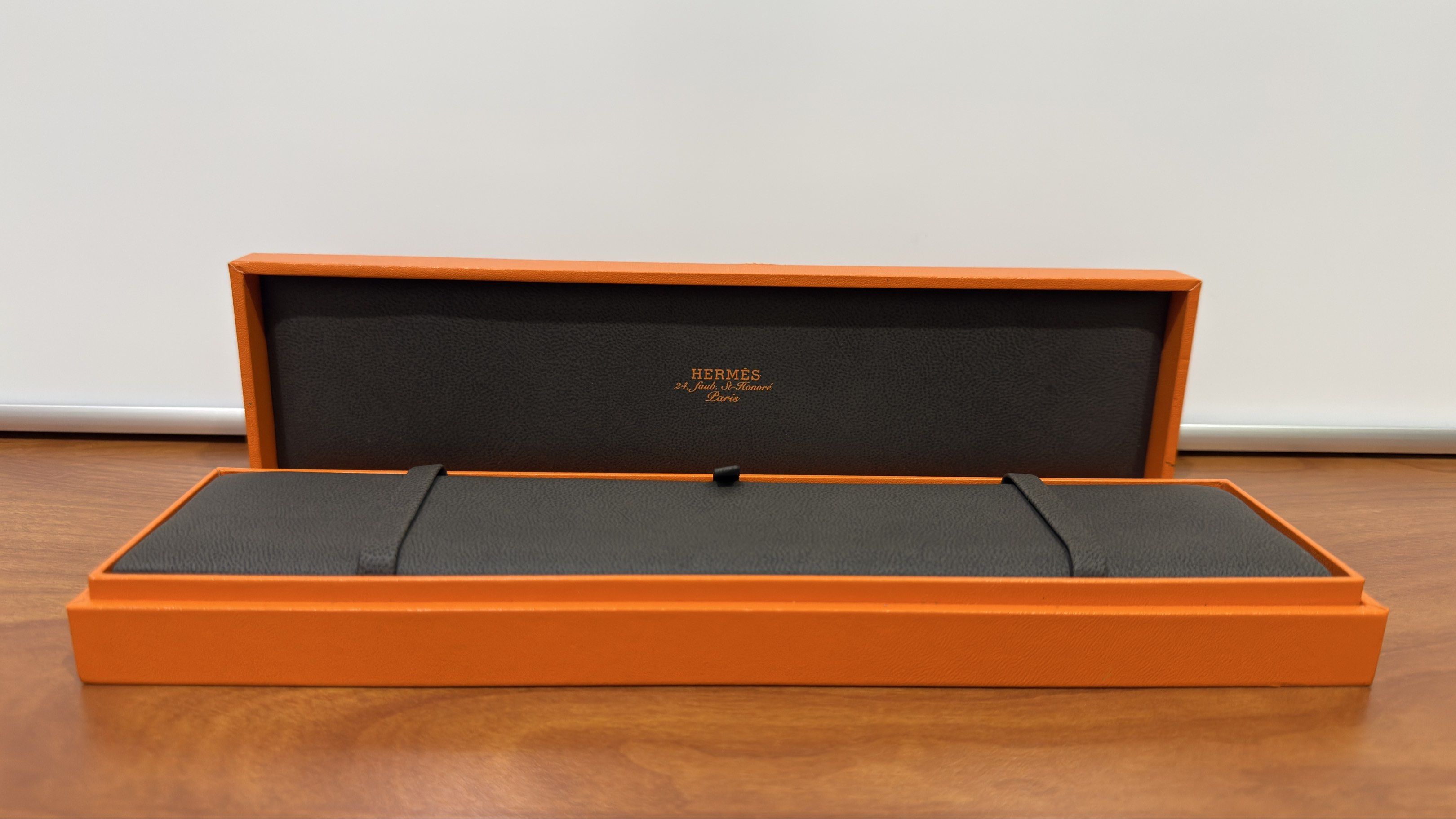 Hermes Bracelet Accessory Box (Category: Luxury Accessories) located in Binangonan. Submitted by c_r_i_s (Listing ID 1420477089, Image 1). Description: Hermes Bracelet Accessory Box With light scuffs, scratches, stain, small cosmetic tear (5th picture) In good condition!.