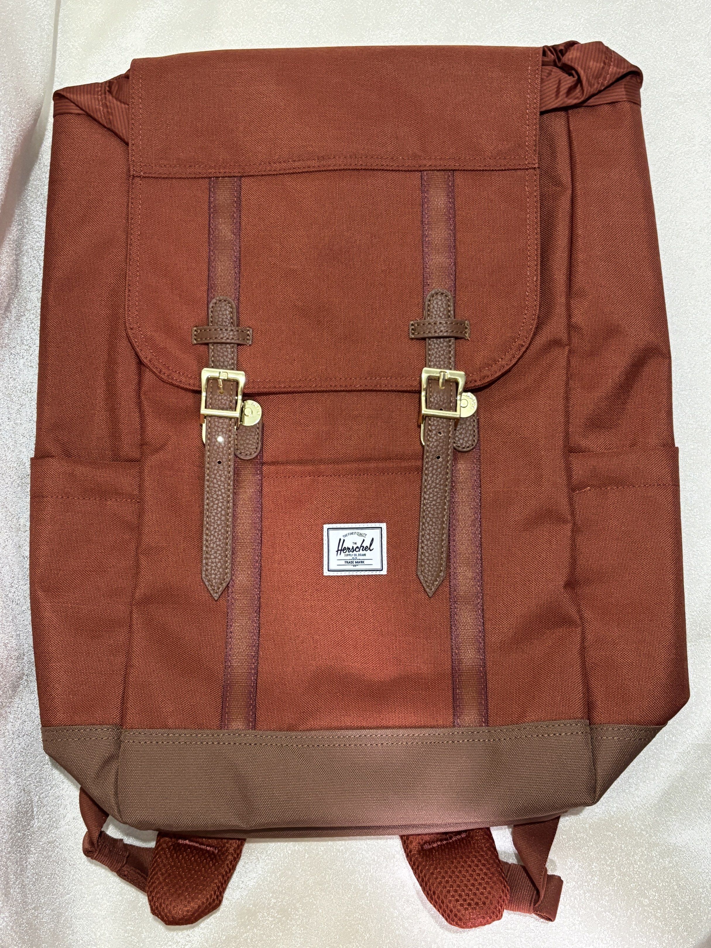 [RUSH] Herschel Retreat Backpack - Arabian Spce x Sb (Category: Backpacks) located in Antipolo. Submitted by japmanuel (Listing ID 1420485583, Image 2). Description: Herschel Retreat Backpack - Arabian Spce x Sb Condition: Brand New Capacity: 23 L Unisex Price: Php 3800.00 (negotiable) Note: Color may vary due to lighting..