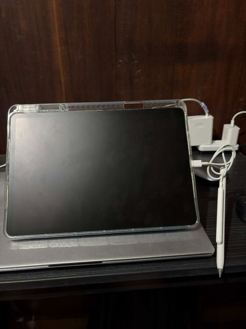 Huawei Matepad 11.5 Papermatte (2023) (Category: Android) located in Manila. Submitted by josephjohn12.dolphin (Listing ID 1420357426, Image 2). Description: Huawei tablet with a clear protective case and stylus pen. .
