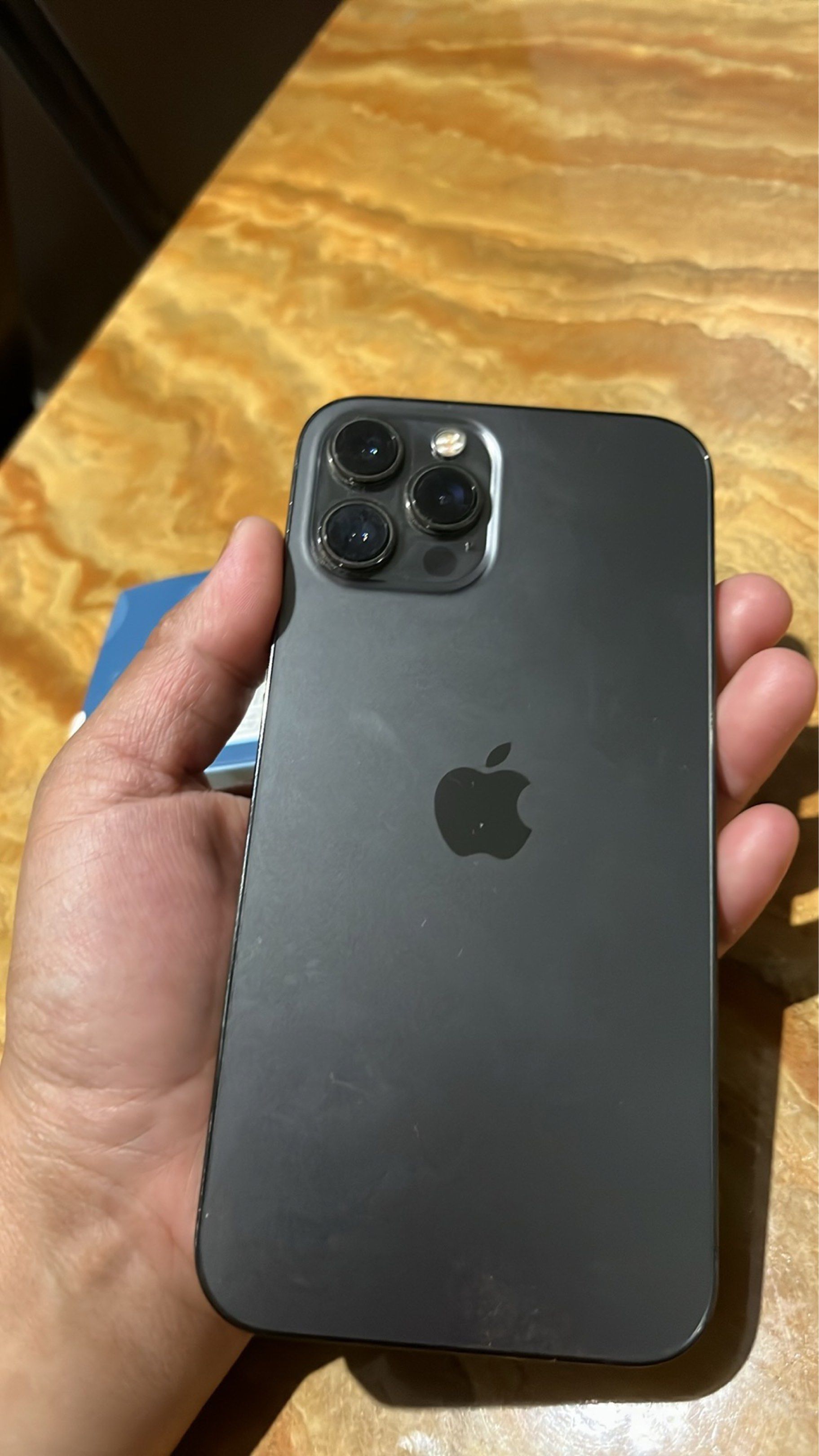 iPhone 12 promax 128Gb (Category: iPhone 12 Series) located in Caloocan City. Submitted by zheligin0932803 (Listing ID 1420434143, Image 1). Description: .