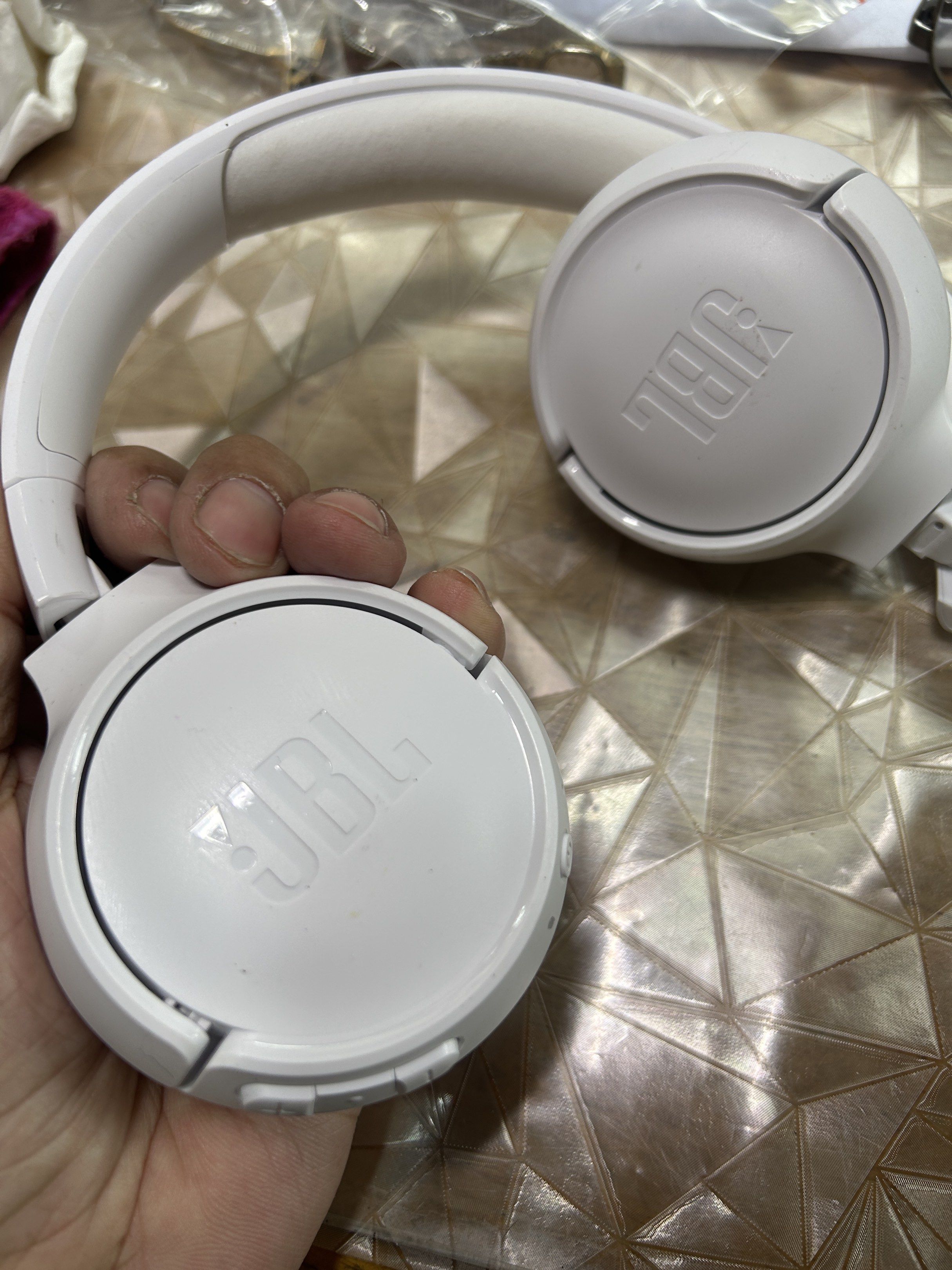 JBL Tune 510BT. C type cable charger (Category: Headphones & Headsets) located in Caloocan City. Submitted by guitara1822 (Listing ID 1420399683, Image 1). Description: It utilizes Bluetooth technology for wireless streaming. It features JBL Pure Bass sound. It provides up to 40 hours of battery life. The headphones are lightweight, comfortable, and foldable..