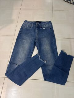 (Category: ) located in . Submitted by bloomretailshop (Listing ID 1420476454, Image 1). Description: .