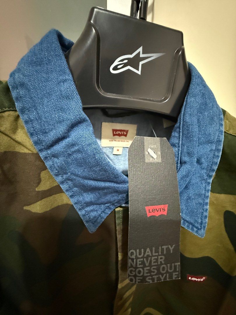 Levis （分類：T-shirt、恤衫、有領衫）位於 Hong Kong。 由 japan648 提交（商品編號 1420489049，圖片 3）。簡介： 全新未剪牌，正品如假包換。。