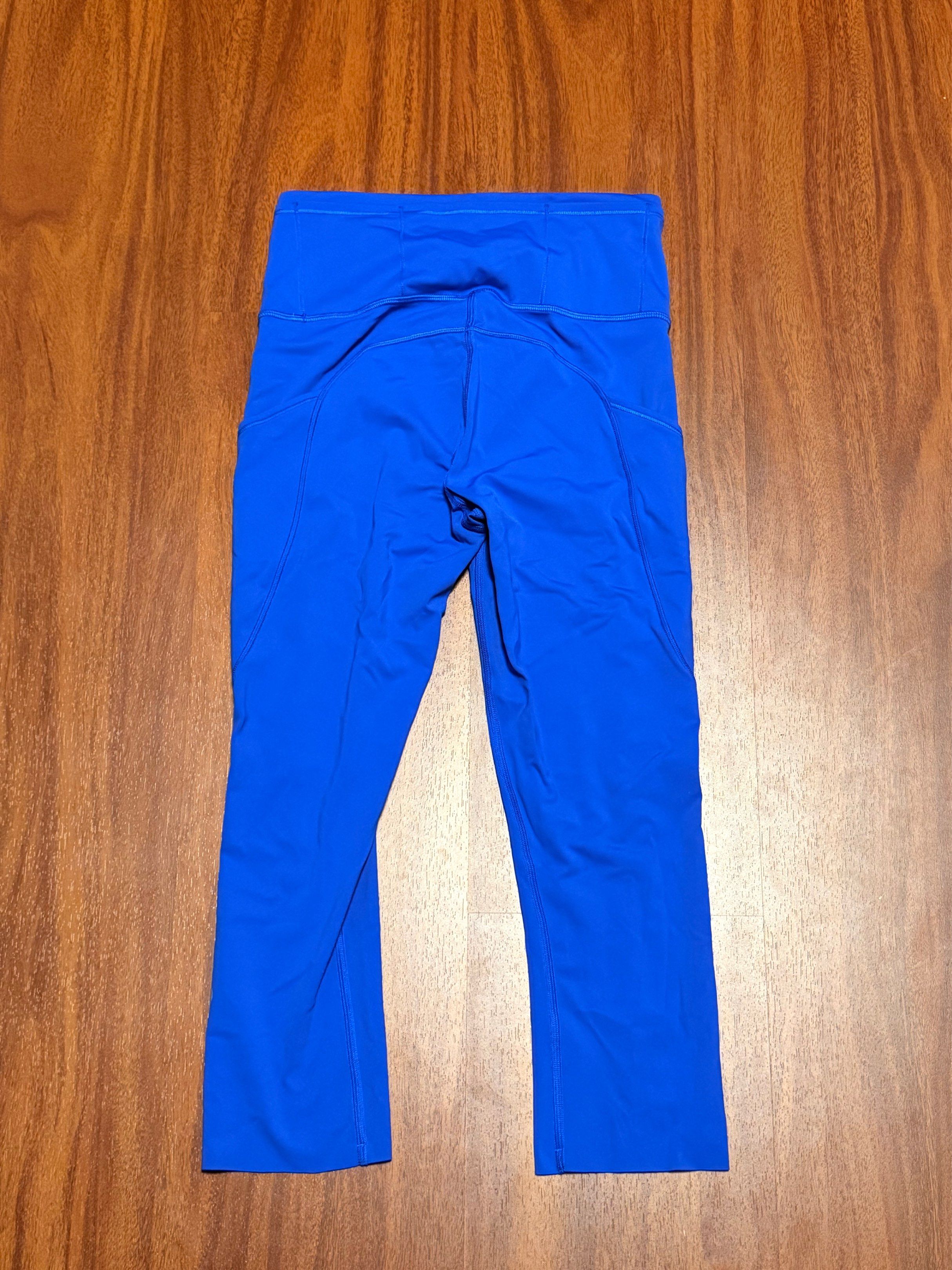 Lululemon Blue Leggings (calf length) (Category: Activewear) located in Paranaque City. Submitted by tellathon (Listing ID 1420418013, Image 2). Description: - Lululemon leggings - Vibrant blue color - Size 4 - Pockets - Reflective details on lower legs.