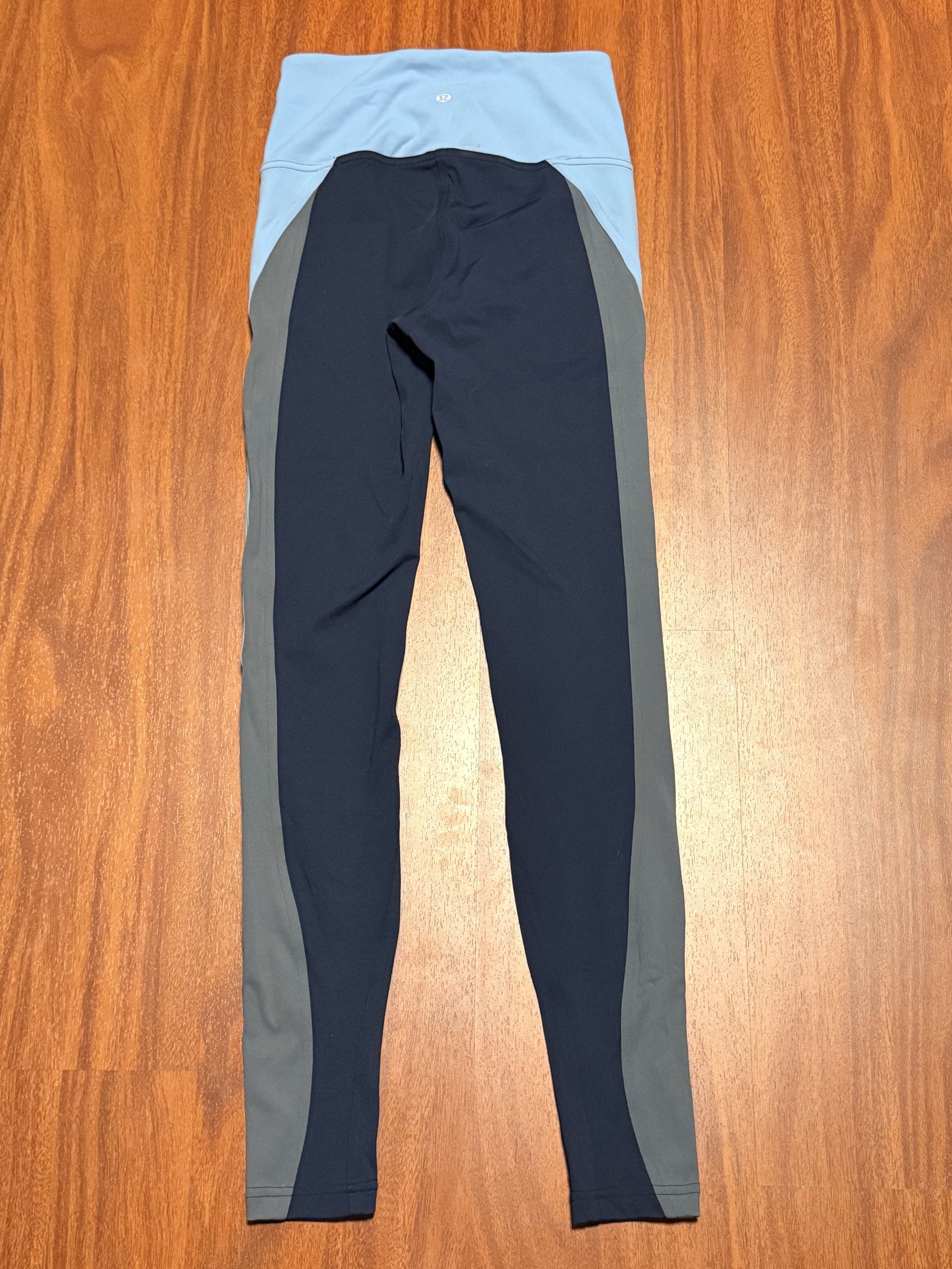 Lululemon Leggings - Blue and Gray (Category: Activewear) located in Paranaque City. Submitted by tellathon (Listing ID 1420418016, Image 2). Description: - Lululemon Leggings - Color-block design - Colors: Blue, Gray, Navy.