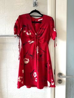 (Category: ) located in . Submitted by marimos.closet (Listing ID 1420438867, Image 1). Description: .