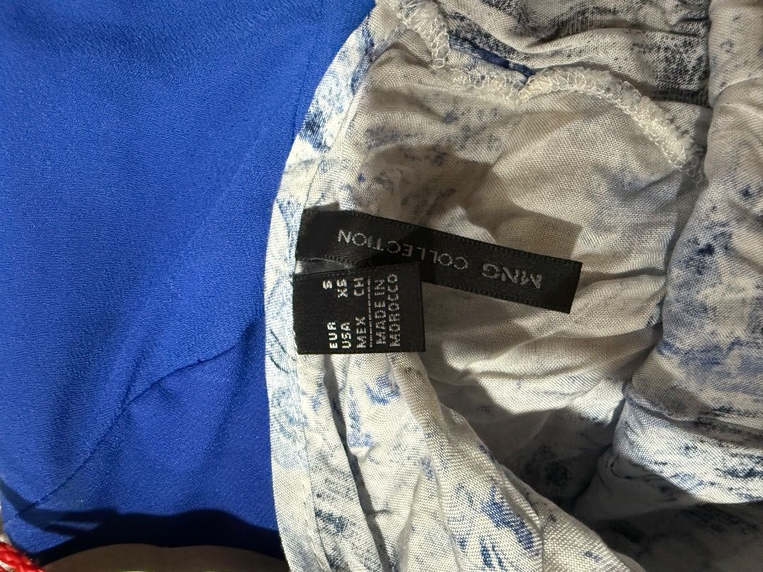 Mango printed dress (Category: Dresses) located in Paranaque City. Submitted by 10001thingstodeclutter (Listing ID 1420485467, Image 3). Description: Used but in good condition Can put belt on the waist Fits XS-S.