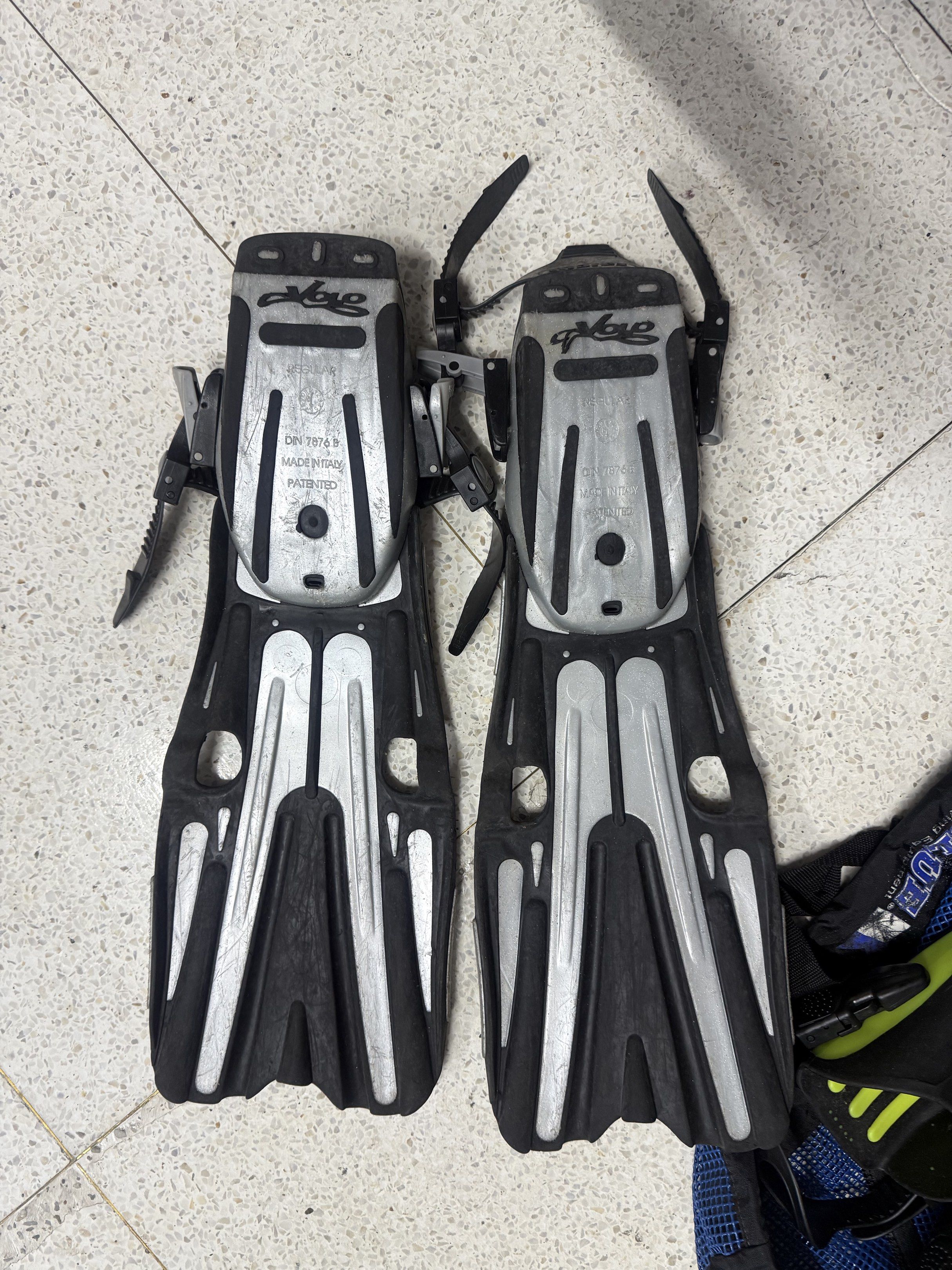Mares Diving Fins (Category: Water Sports) located in Paranaque City. Submitted by esprit23 (Listing ID 1420387567, Image 2). Description: - Bought in US for 10k - Color: Black and silver. - Features adjustable straps for a secure fit. - Mares fins: Regular fit - Negotiable .